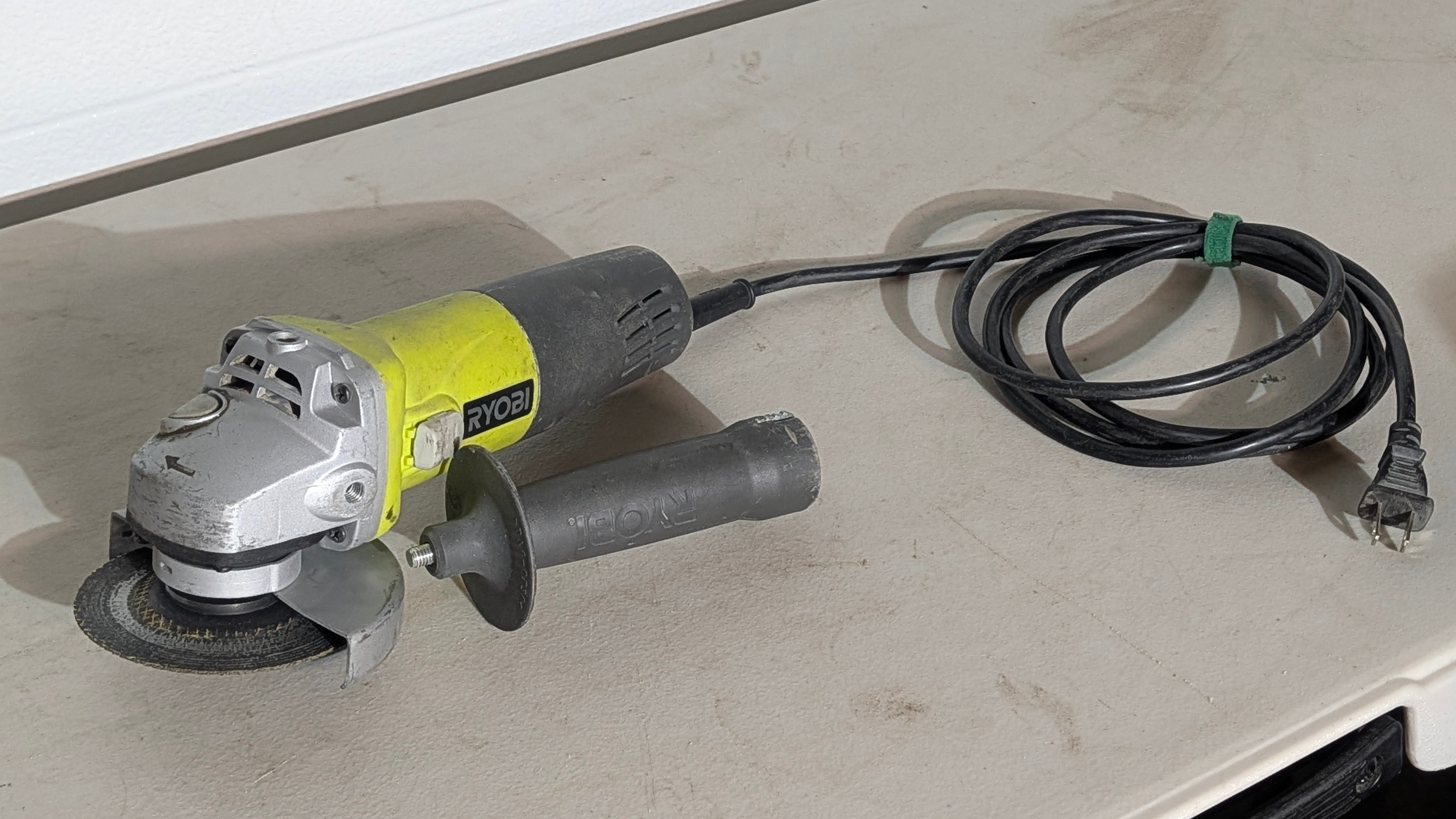 RYOBI 5.5-Amp Angle Grinder AG4031G