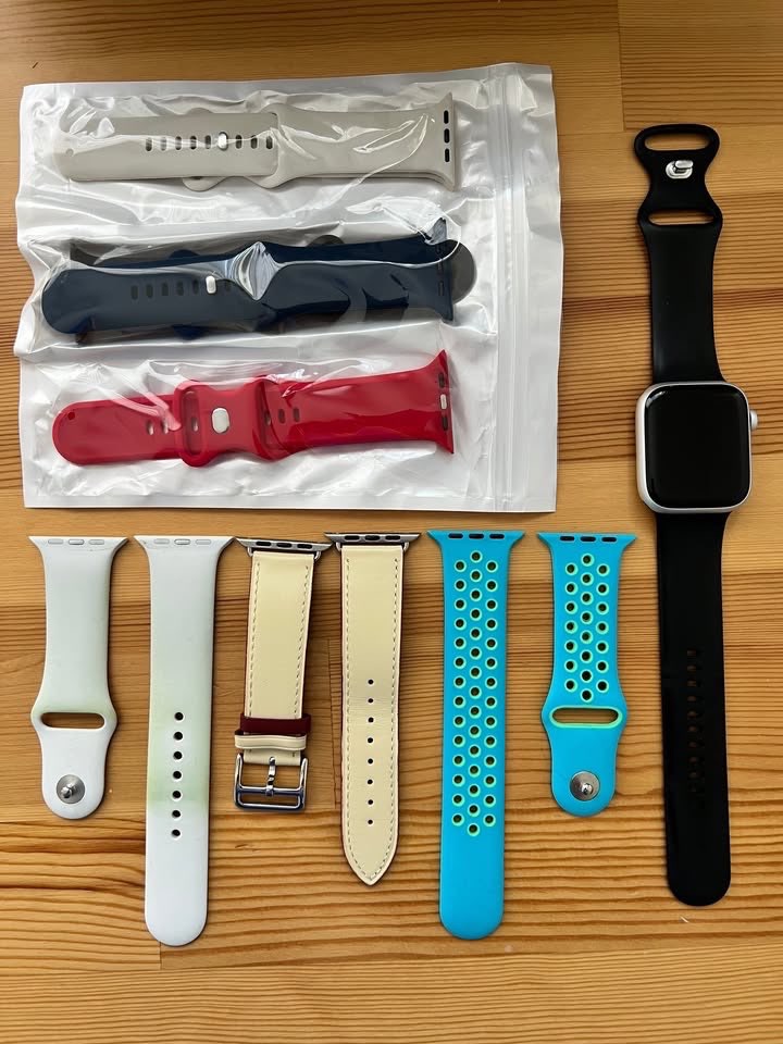 Apple Watch 8 GPS+Cellular - 45  mm - Aluminium