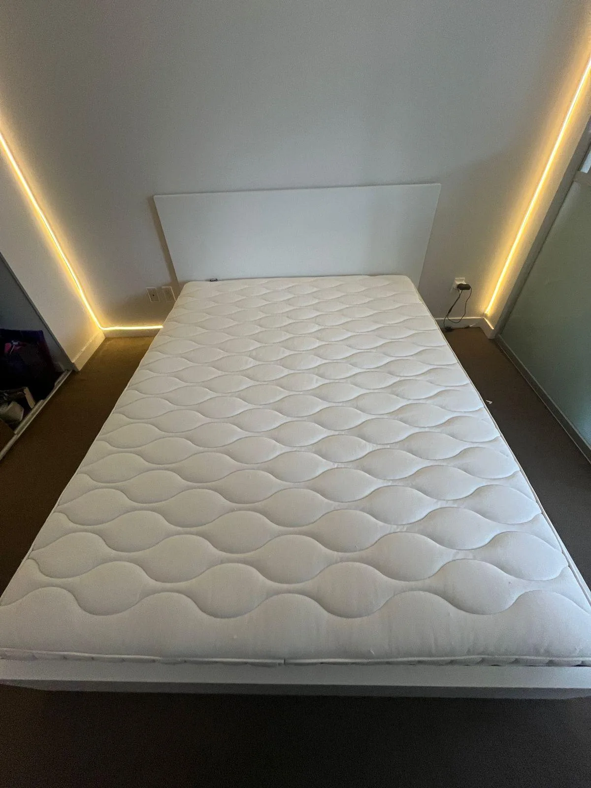 VÅGSTRANDA mattress. (From IKEA). Queen size. thumbnail