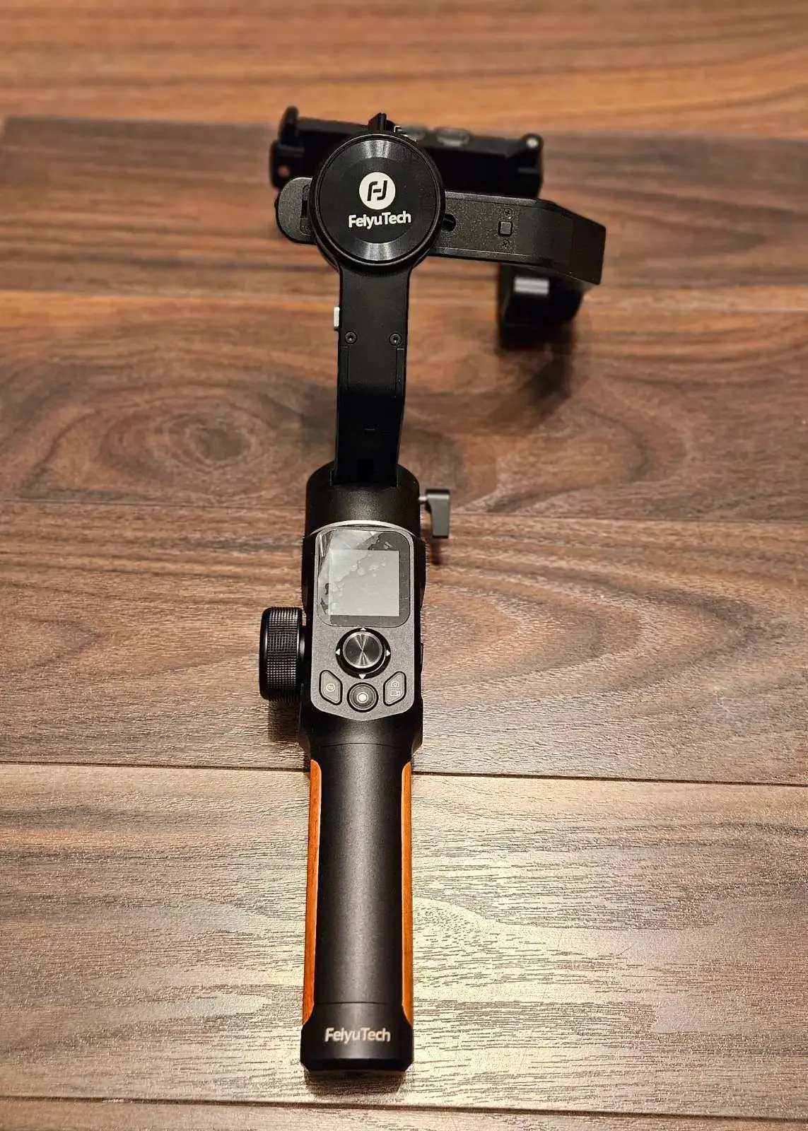 FeiyuTech AK2000S Gimbal – Like New, Save $150 image indicator(4)