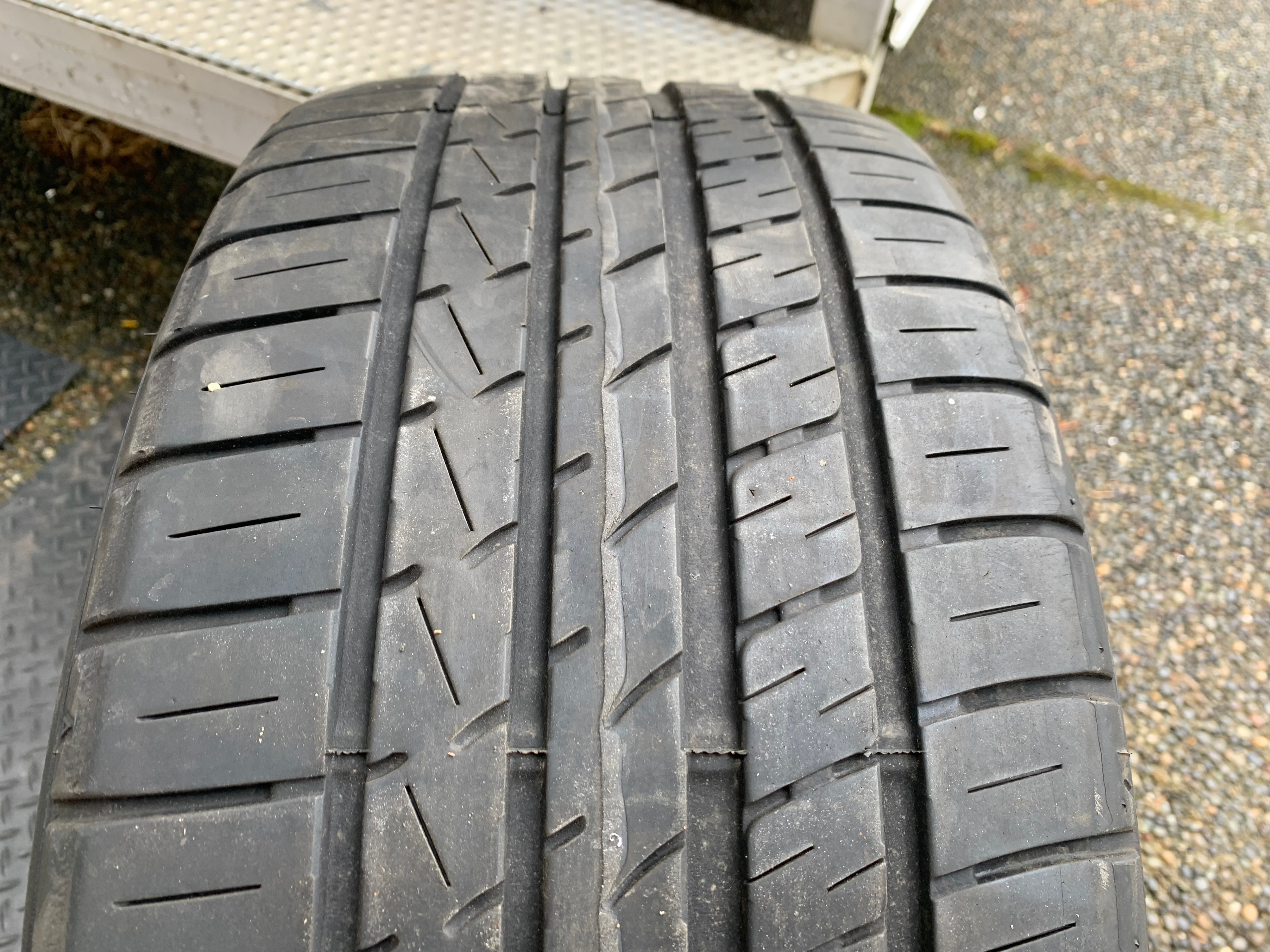 Pair of 235/40/18 95Y M+S Falken Pro G5 Sport A/S with 60% tread - photo 3