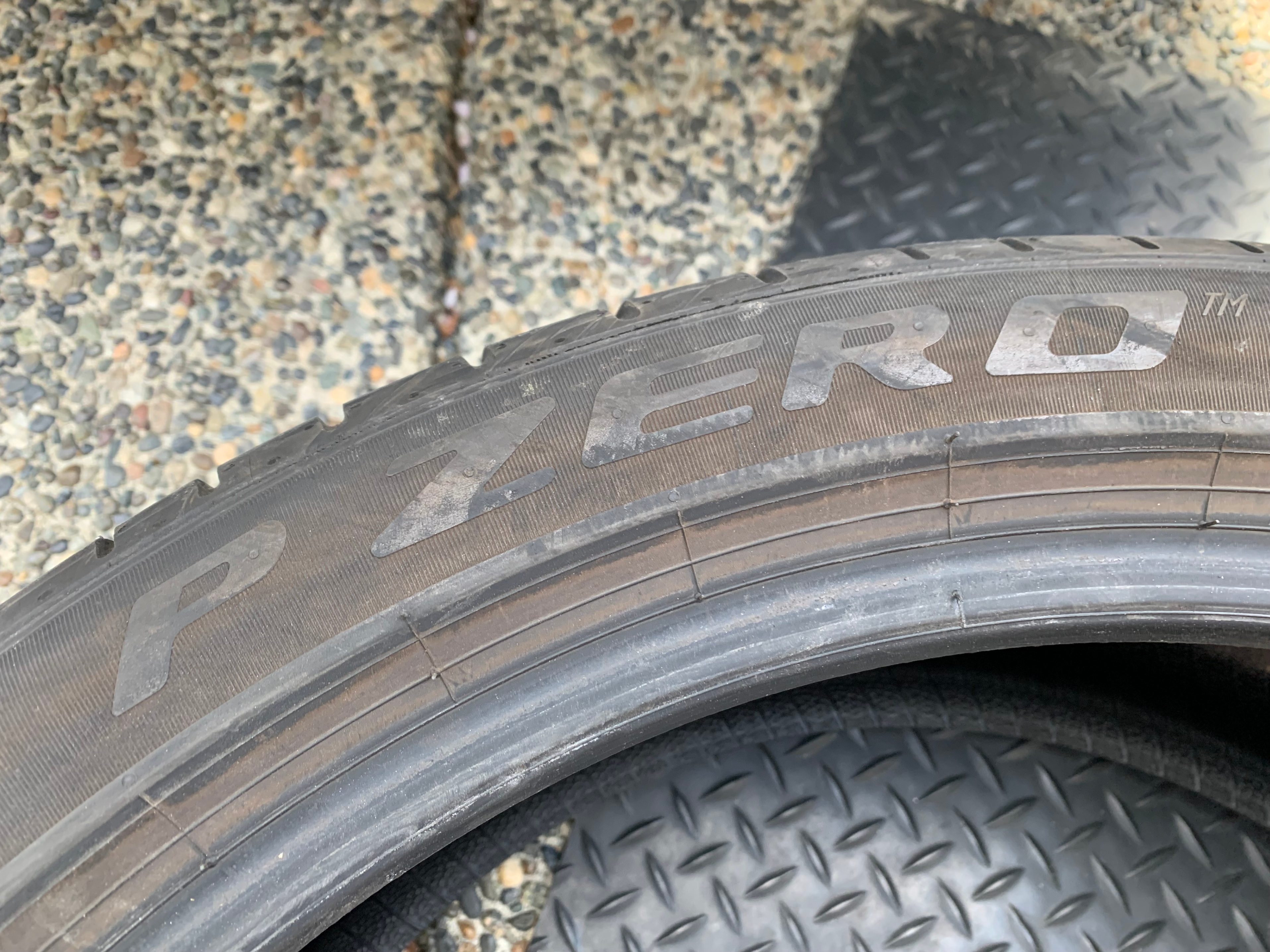 Pair of 255/40/21 XL 102Y Pirelli Pzero PZ4 with 70% tread - photo 5