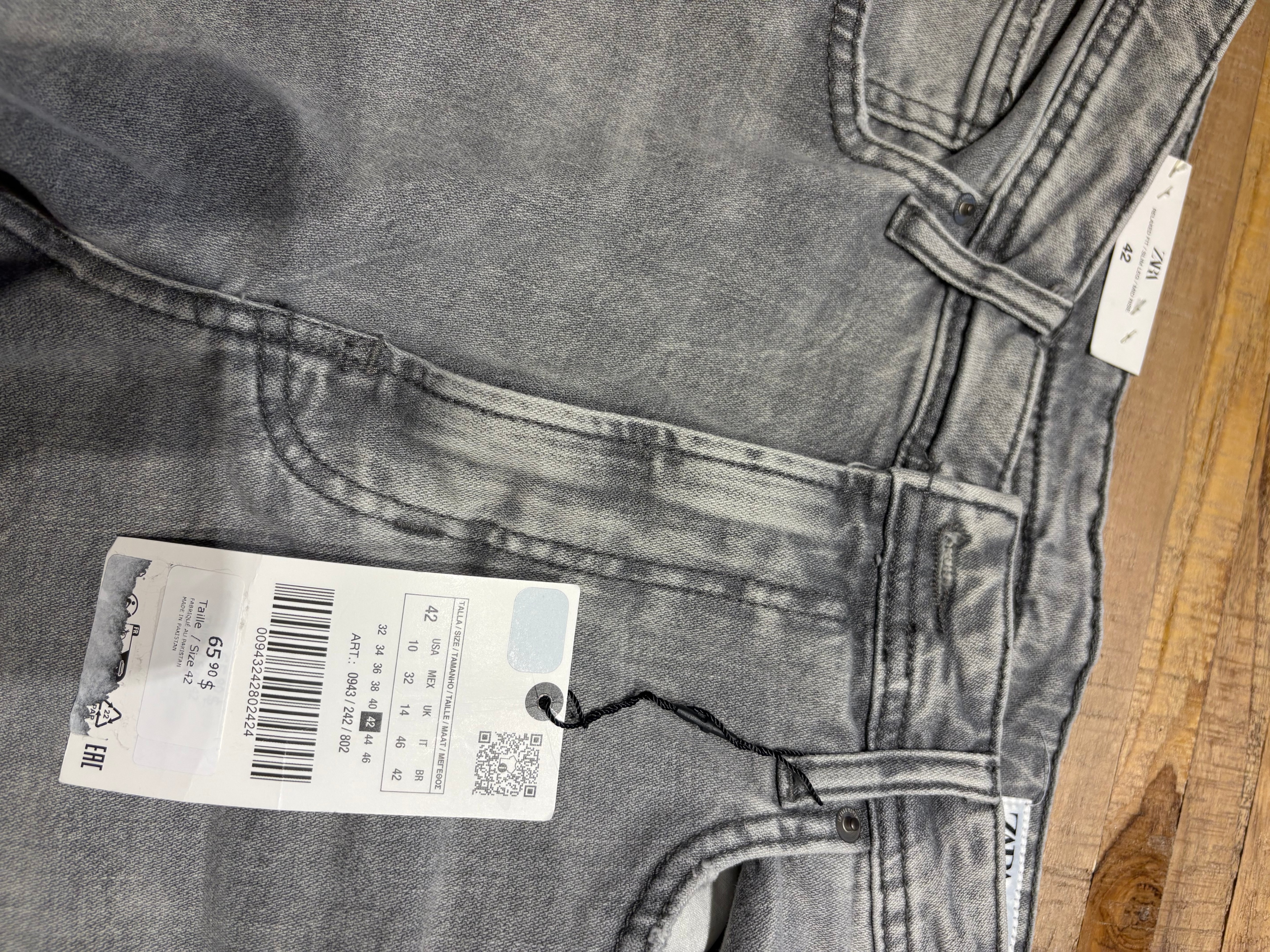 ZARA The Relaxed Slim Jeans – Size 10 (Brand New with Tags) - photo 2