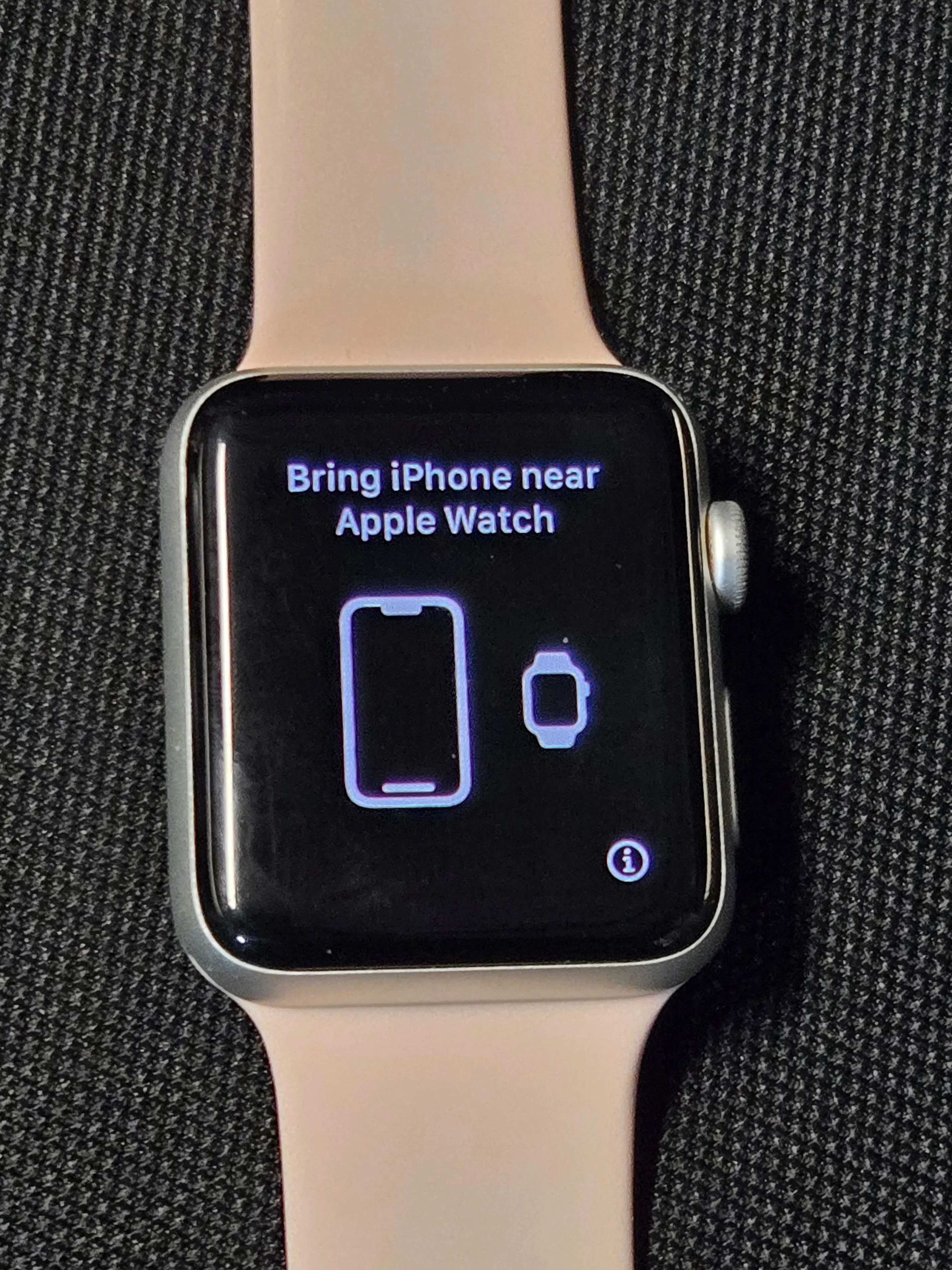 Apple Watch Series 3 (42mm, Aluminum Case, GPS) image indicator(4)