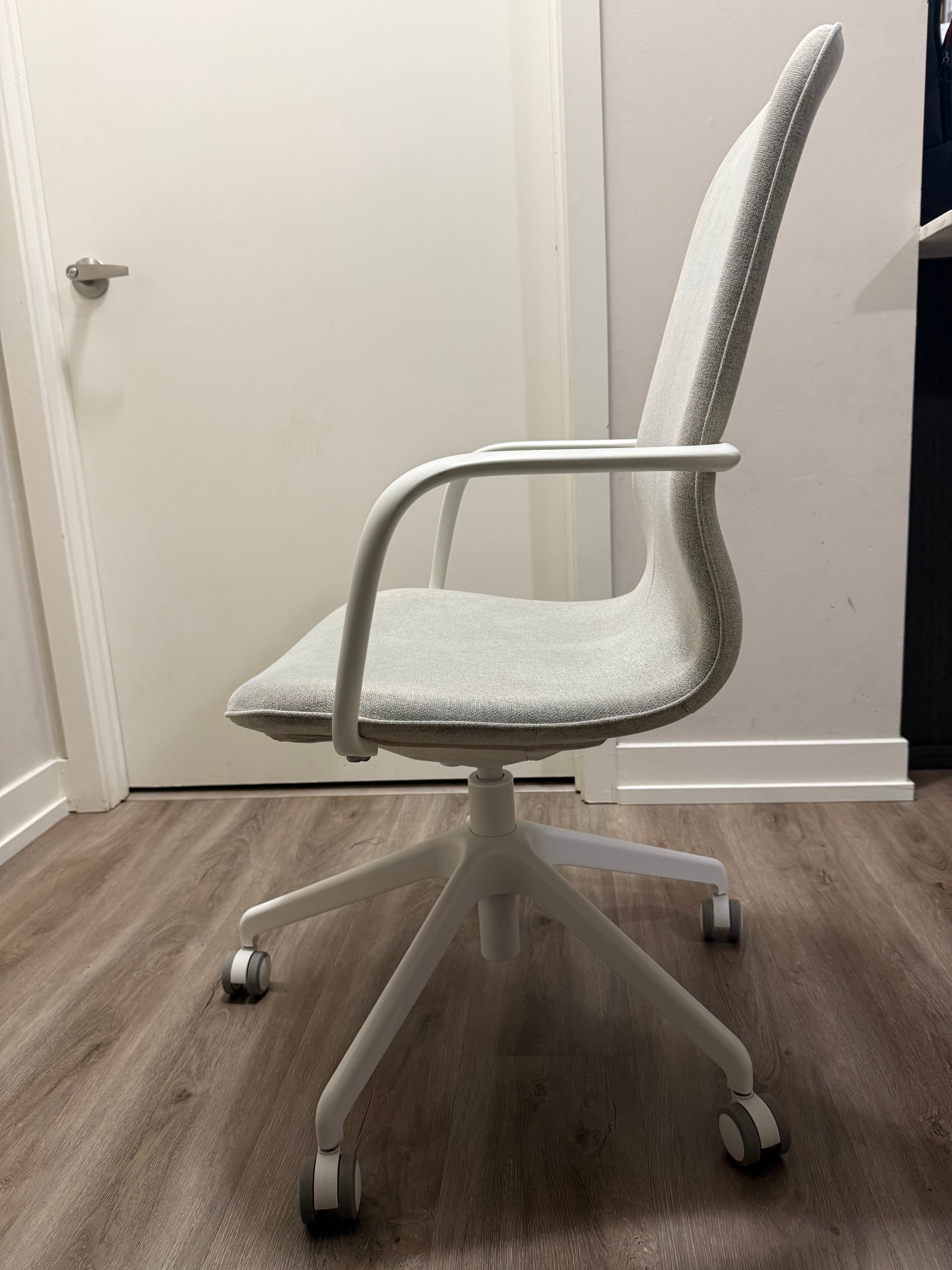 IKEA LÅNGFJÄLL Office Chair w/ Armrests - Beige/White - Like New - photo 3