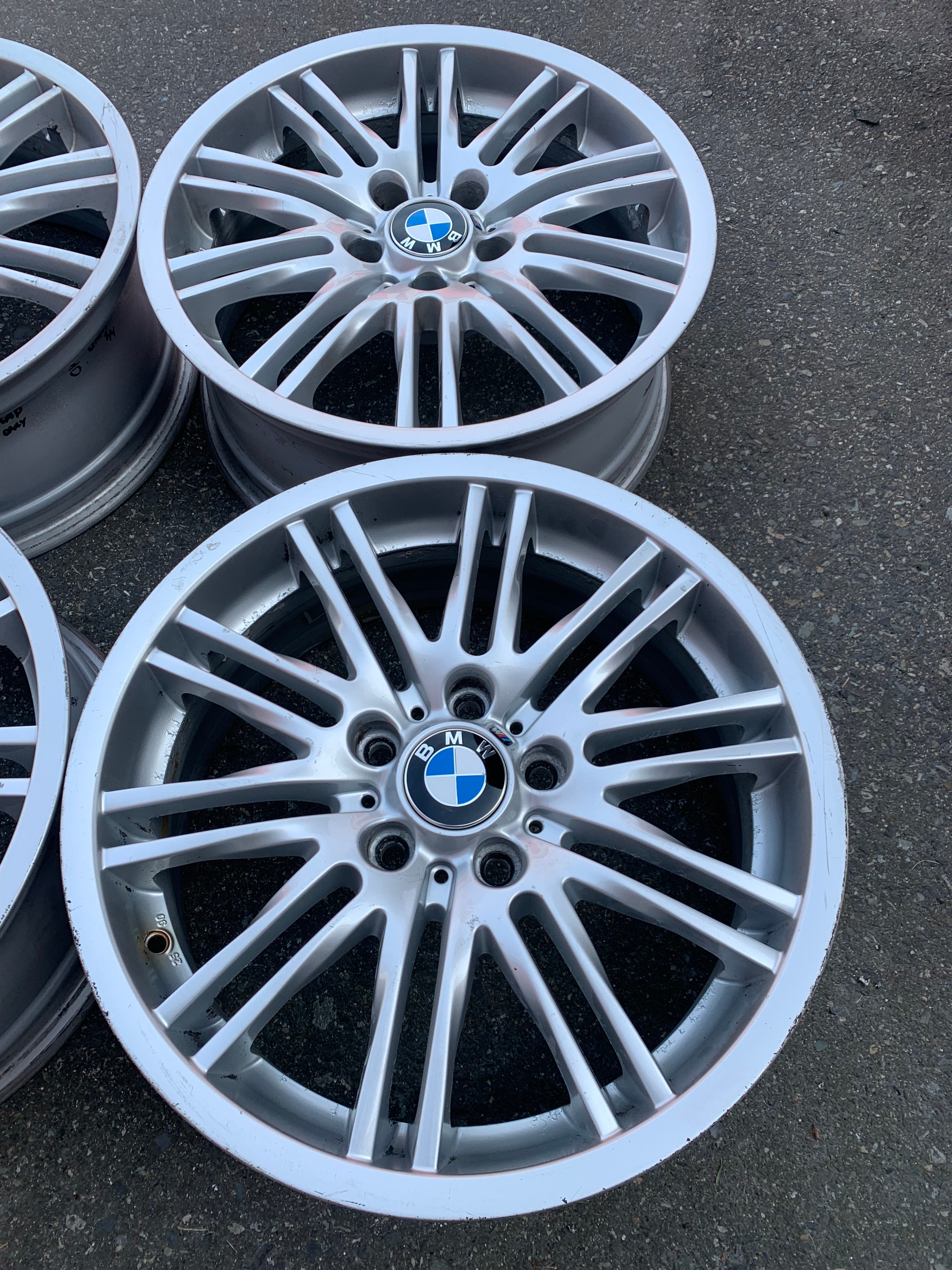 Set of Genuine Factory OEM 18X7.5 style 164 Z4 M3 rims good cond - photo 2