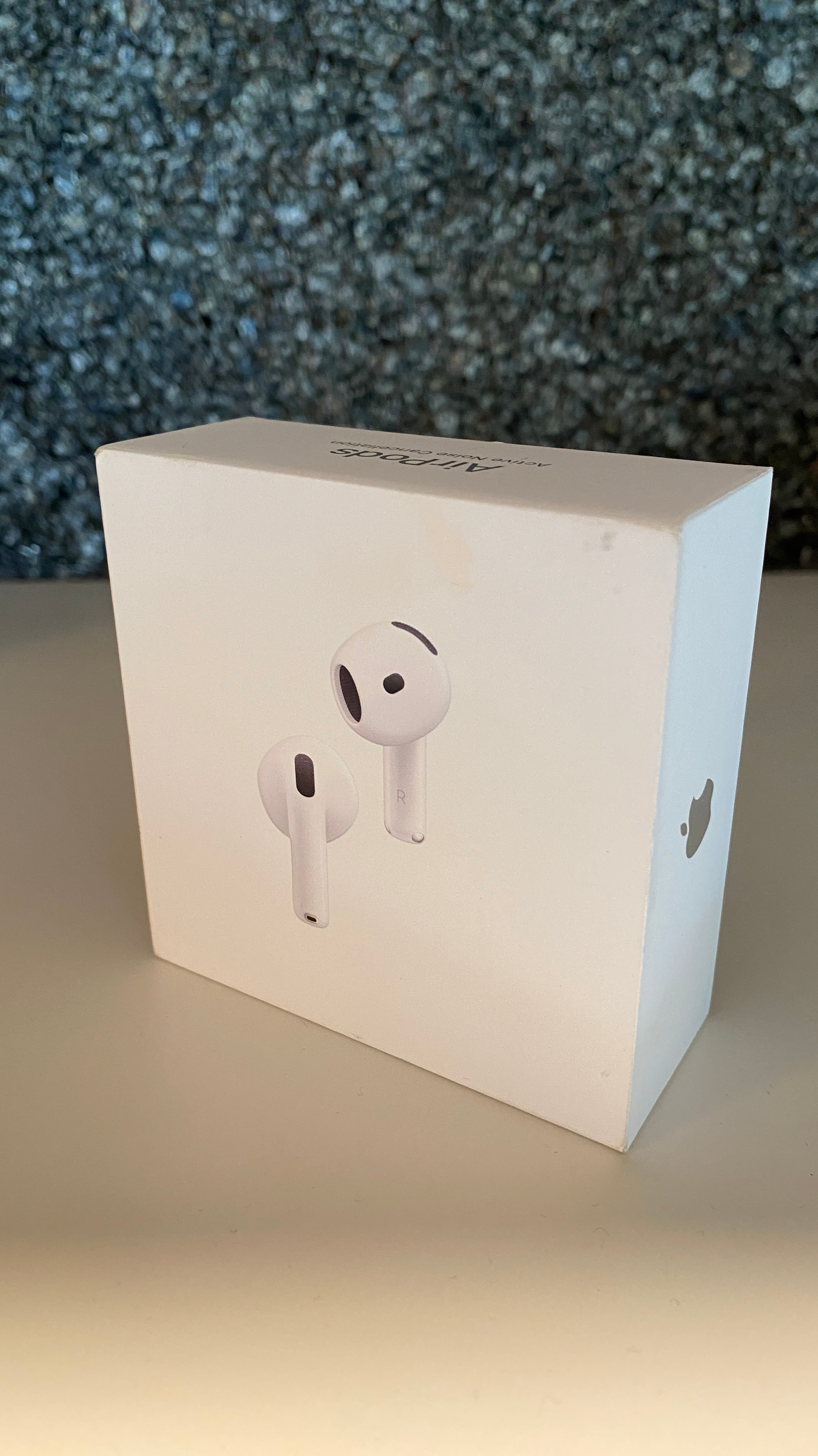 Airpods 4 with Active Noise Cancellation