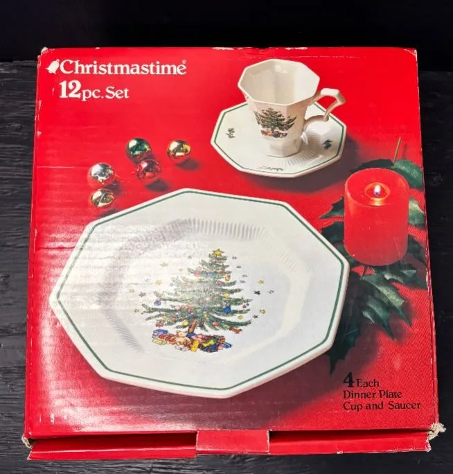 Nikko Christmastime 12 Piece Dinner Set image indicator(2)