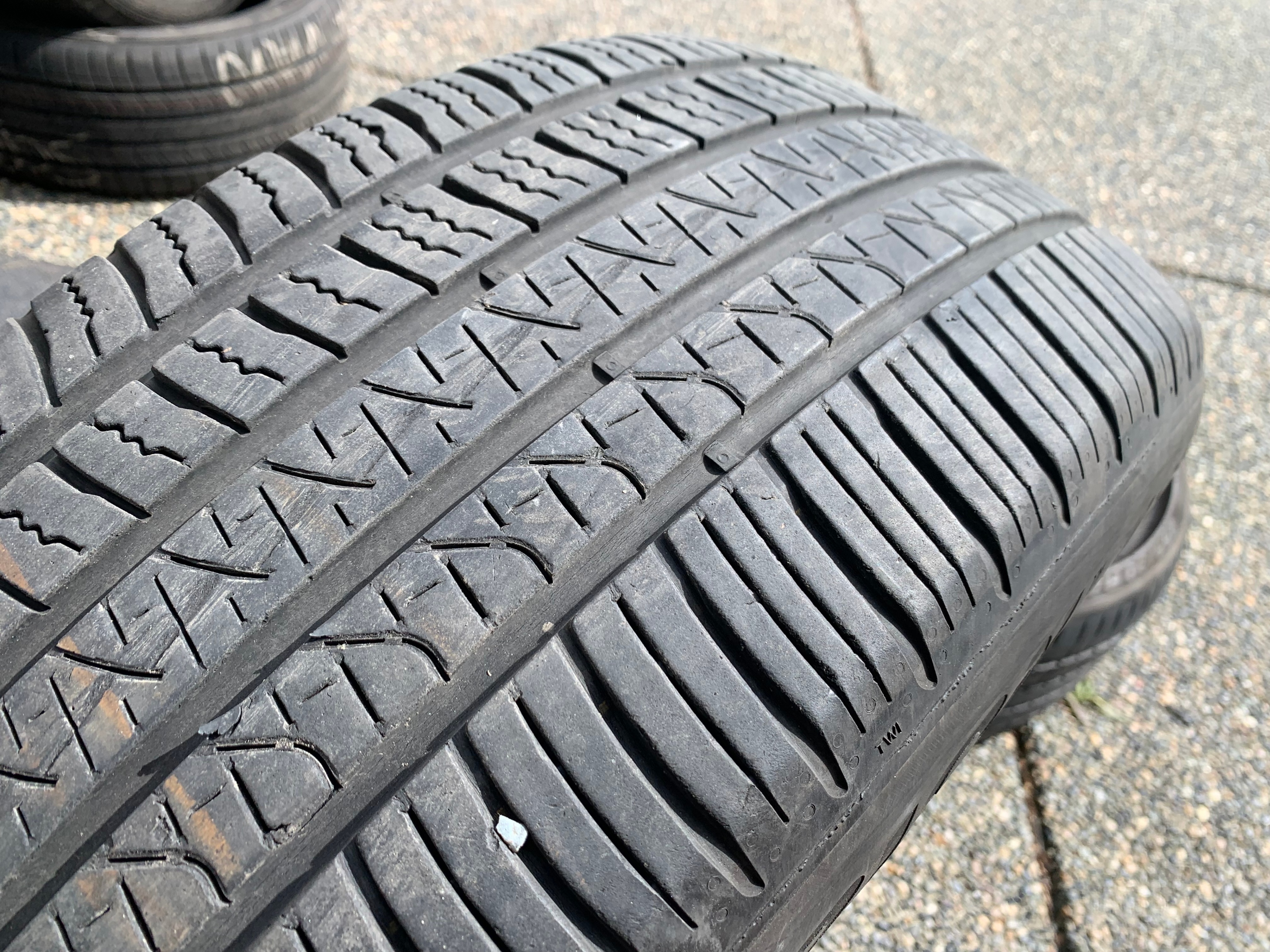 1 x single 235/55/19 105W Pirelli scorpion zero JLR w 75% tread - photo 4