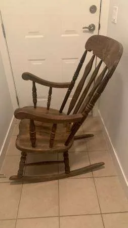 Wooden Rocking Chair image indicator(2)
