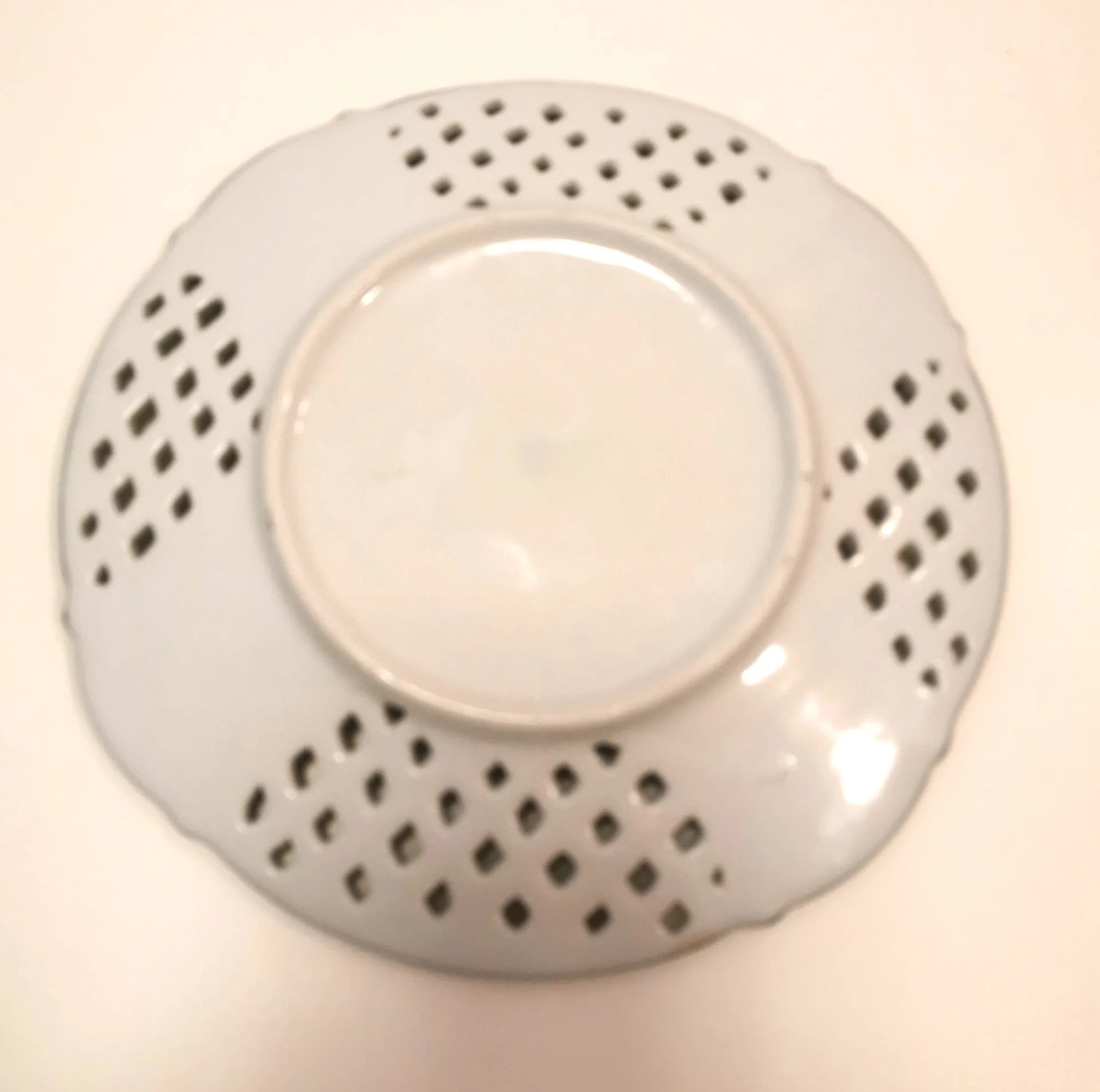 Vintage Osaka Fenton Japan Plate – 9 Inch Gold Toned Trim image indicator(5)