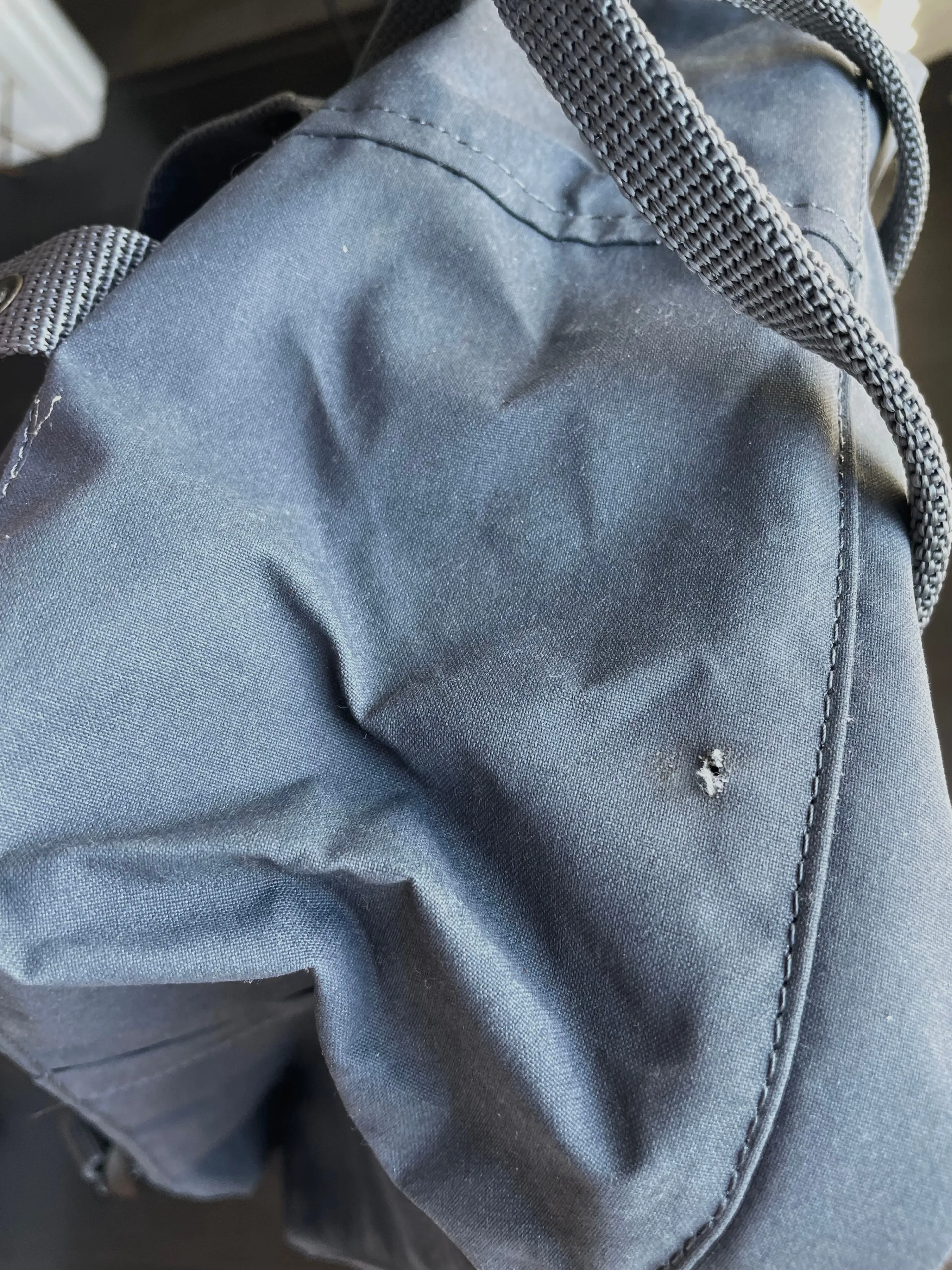 Fjallraven Kanken Everyday Outdoor Backpack image indicator(7)