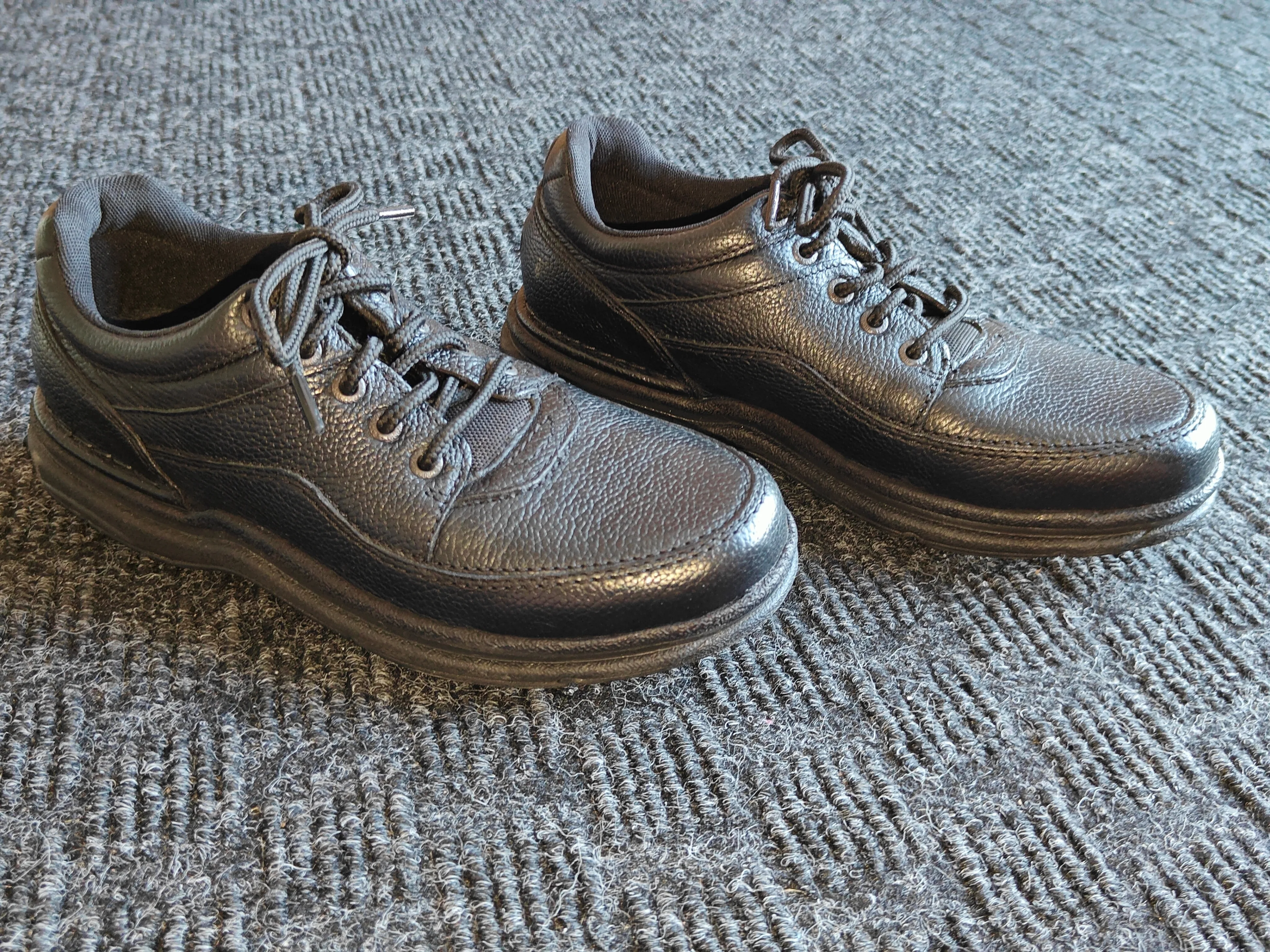 Men's Rockport World Tour Classic Walking Shoes K71185 - Size 8