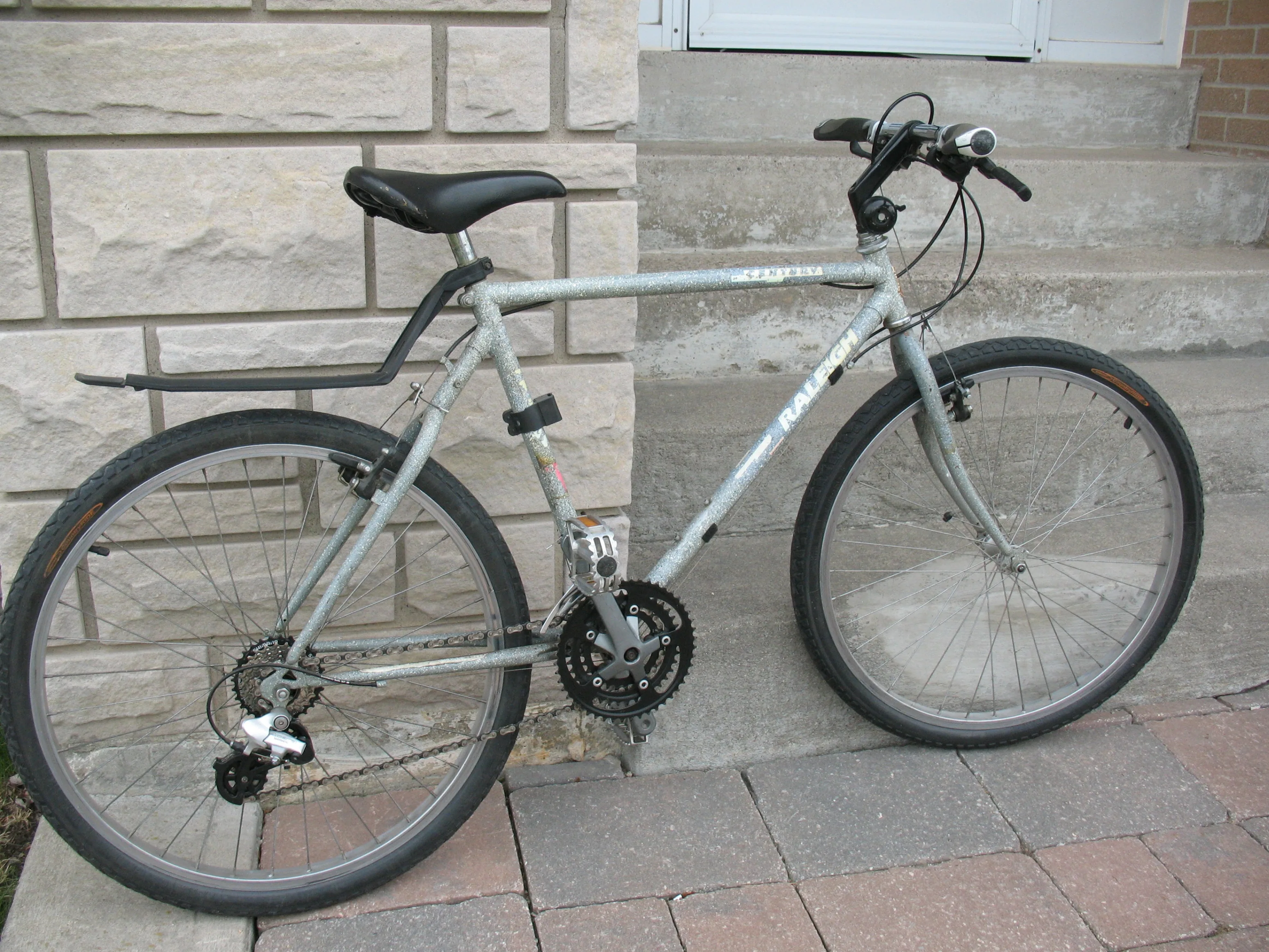 Raleigh Mens Mountain Bicycle image indicator(6)