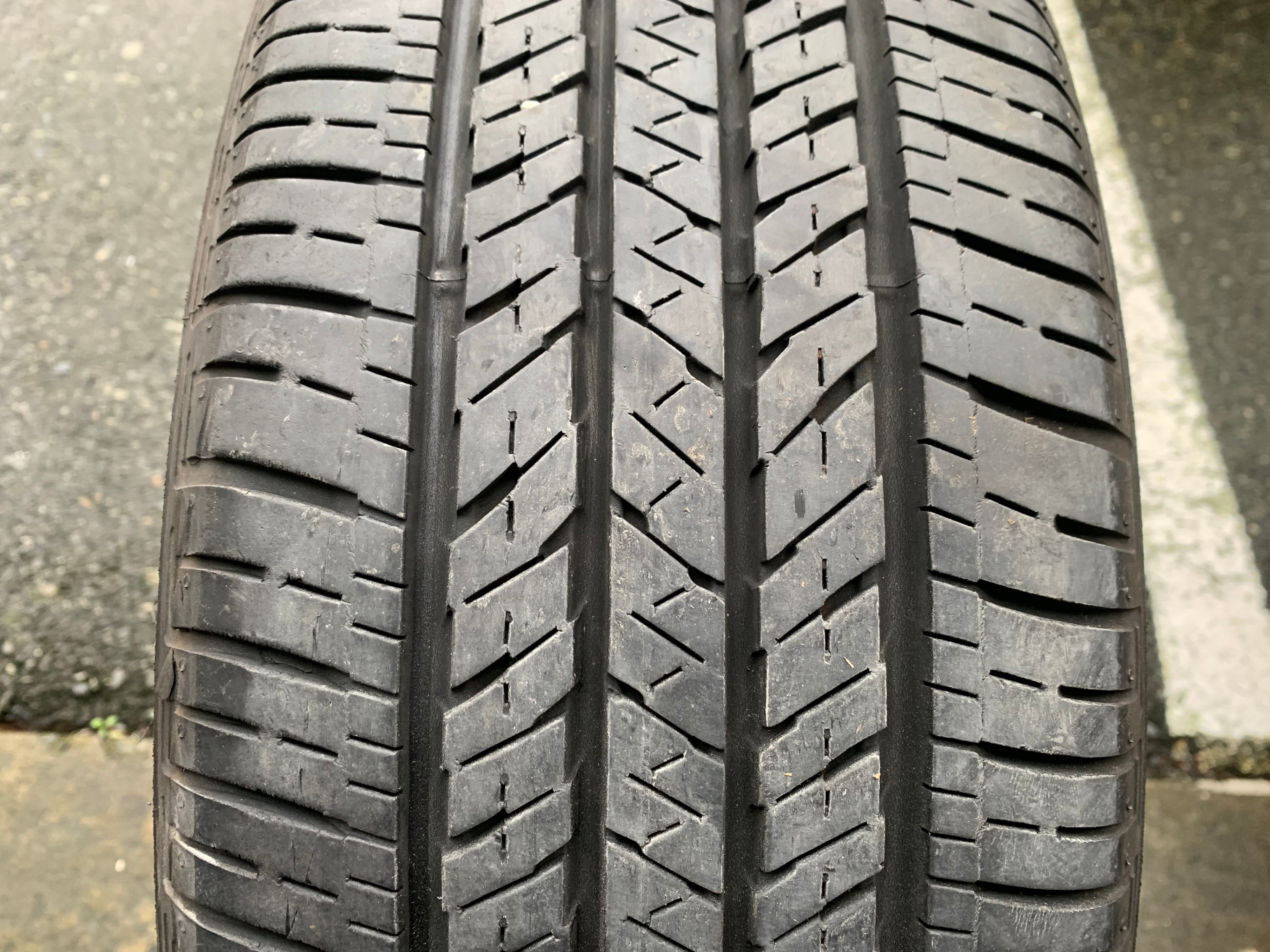 1 x single 205/60/16 Bridgestone ecopia EP422 plus w 70% tread - photo 2