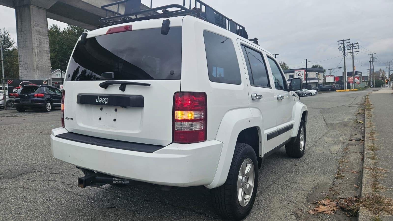 2011 Jeep Liberty Sport 4X4, Clean Title - photo 3