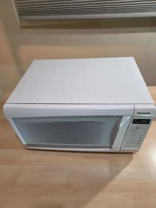 Panasonic Microwave - photo 2