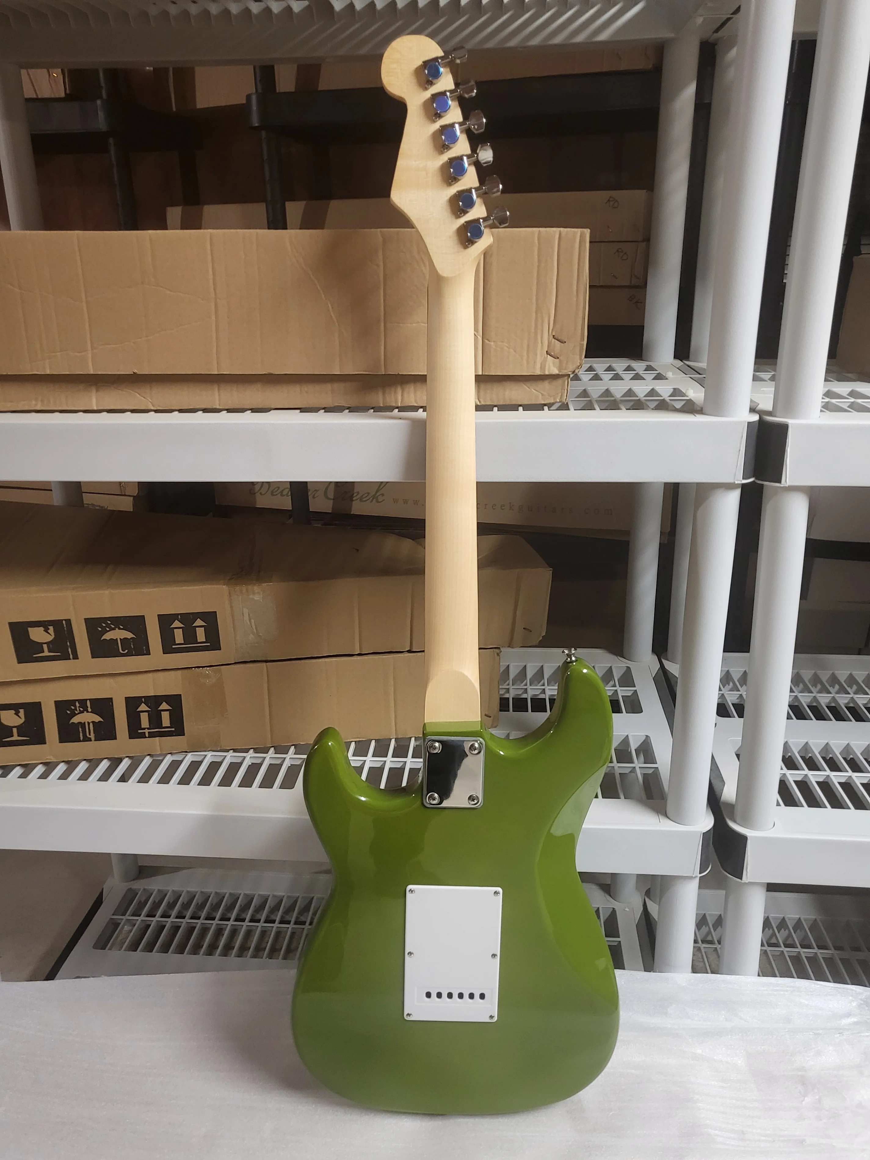 Perfect for Beginners, Intermediate Players! NEW Electric Guitar image indicator(6)