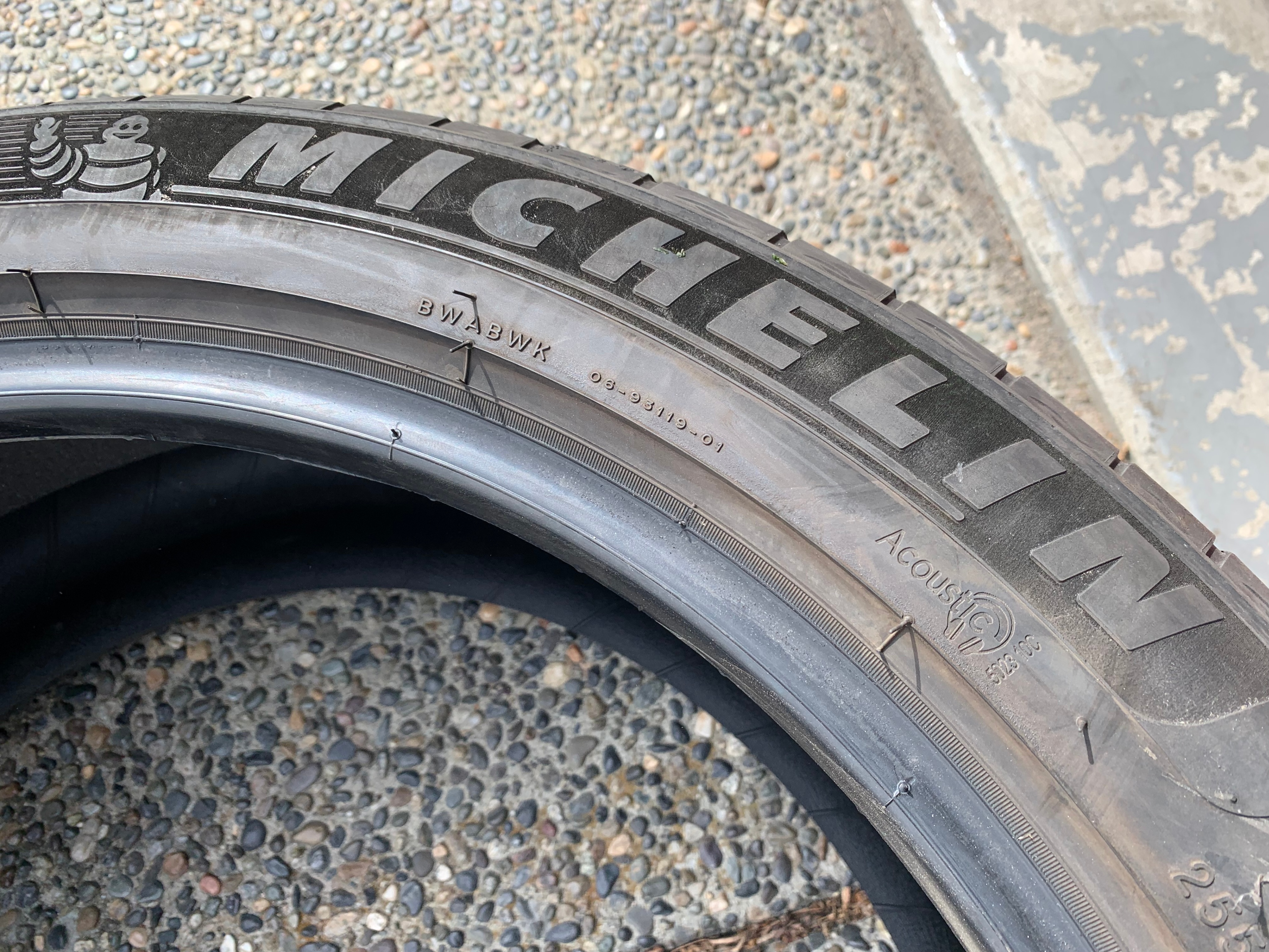 1 X single 255/45/20 M+S Michelin primacy Tour A/S 50% tread - photo 5