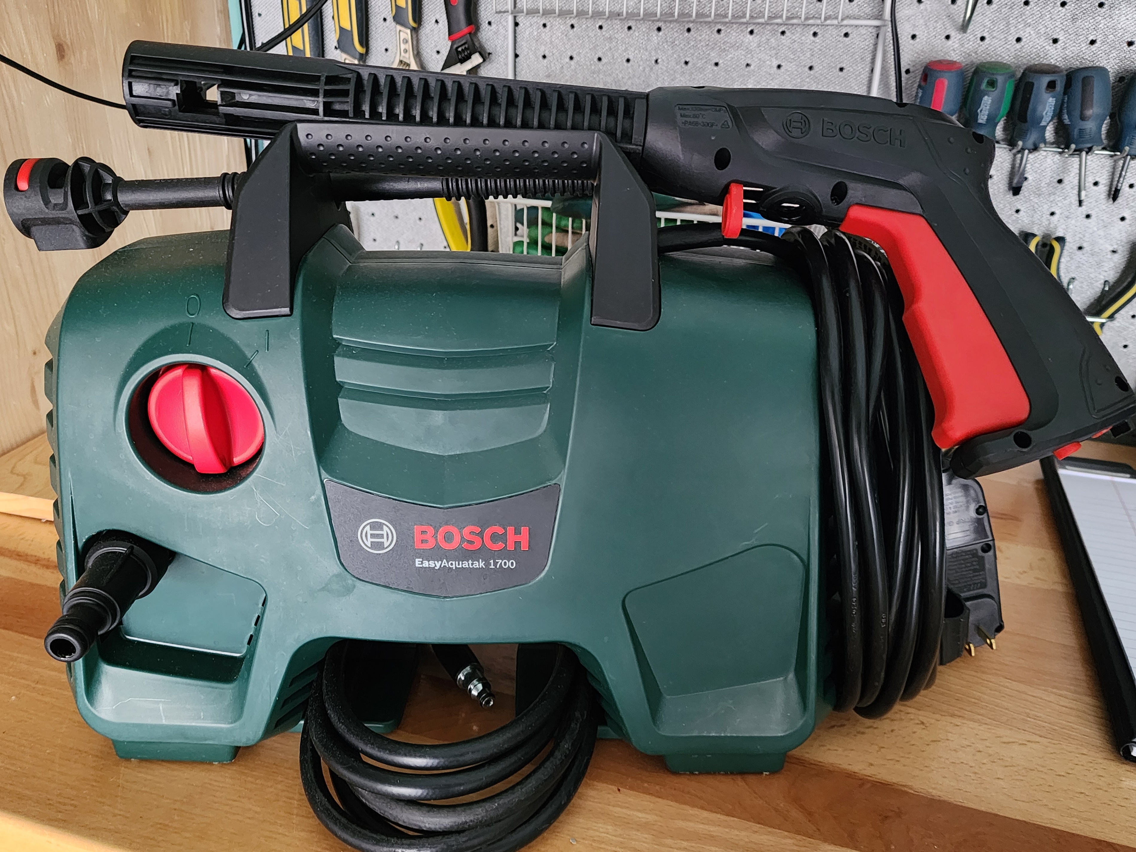 Bosch 1700 Electric 1740 PSI Compact Pressure Washer 1.59 GPM