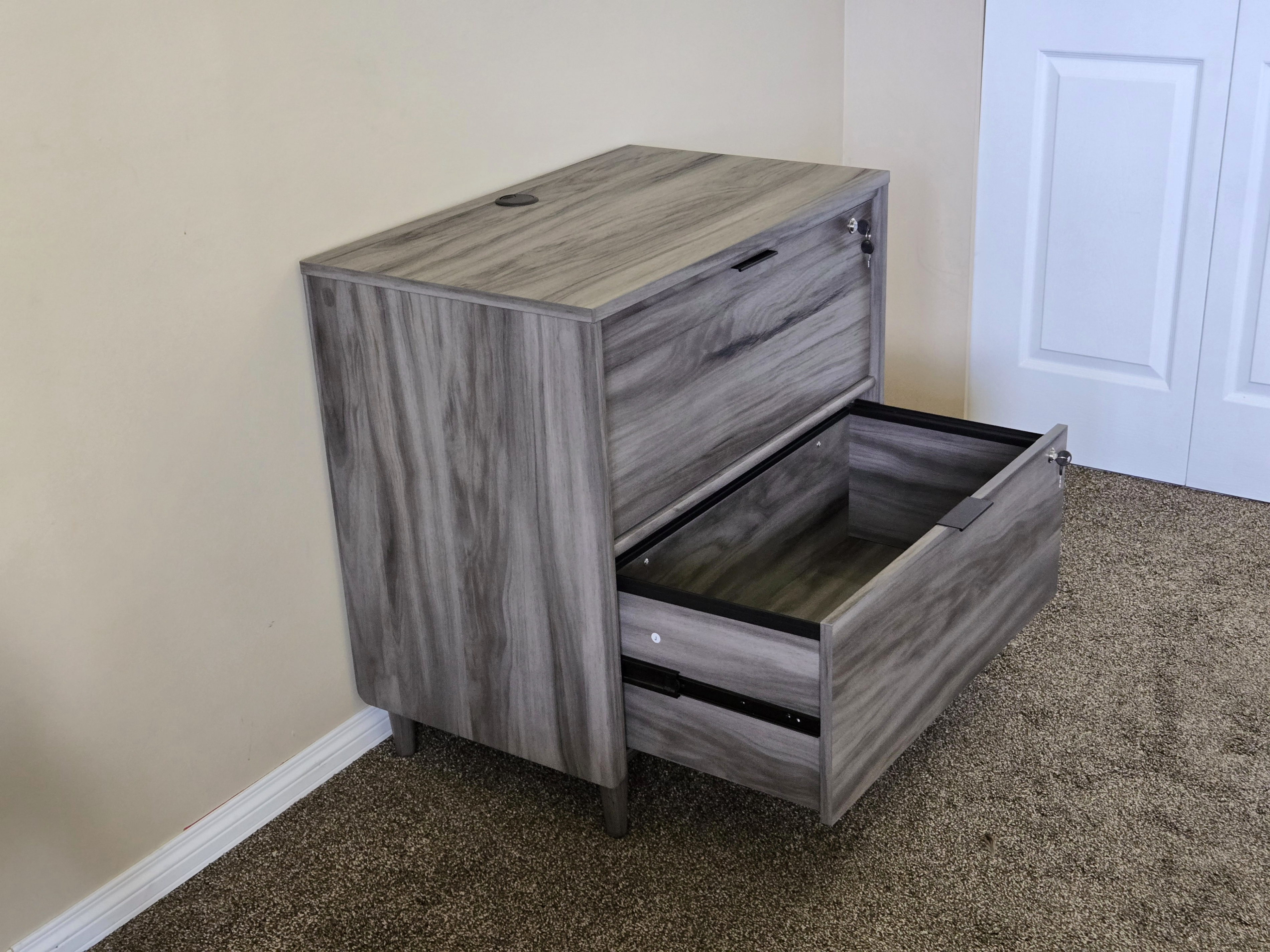 2-Drawer Dresser / Filing Cabinet (Wooden) (29½"×18½"×30¼") - photo 2