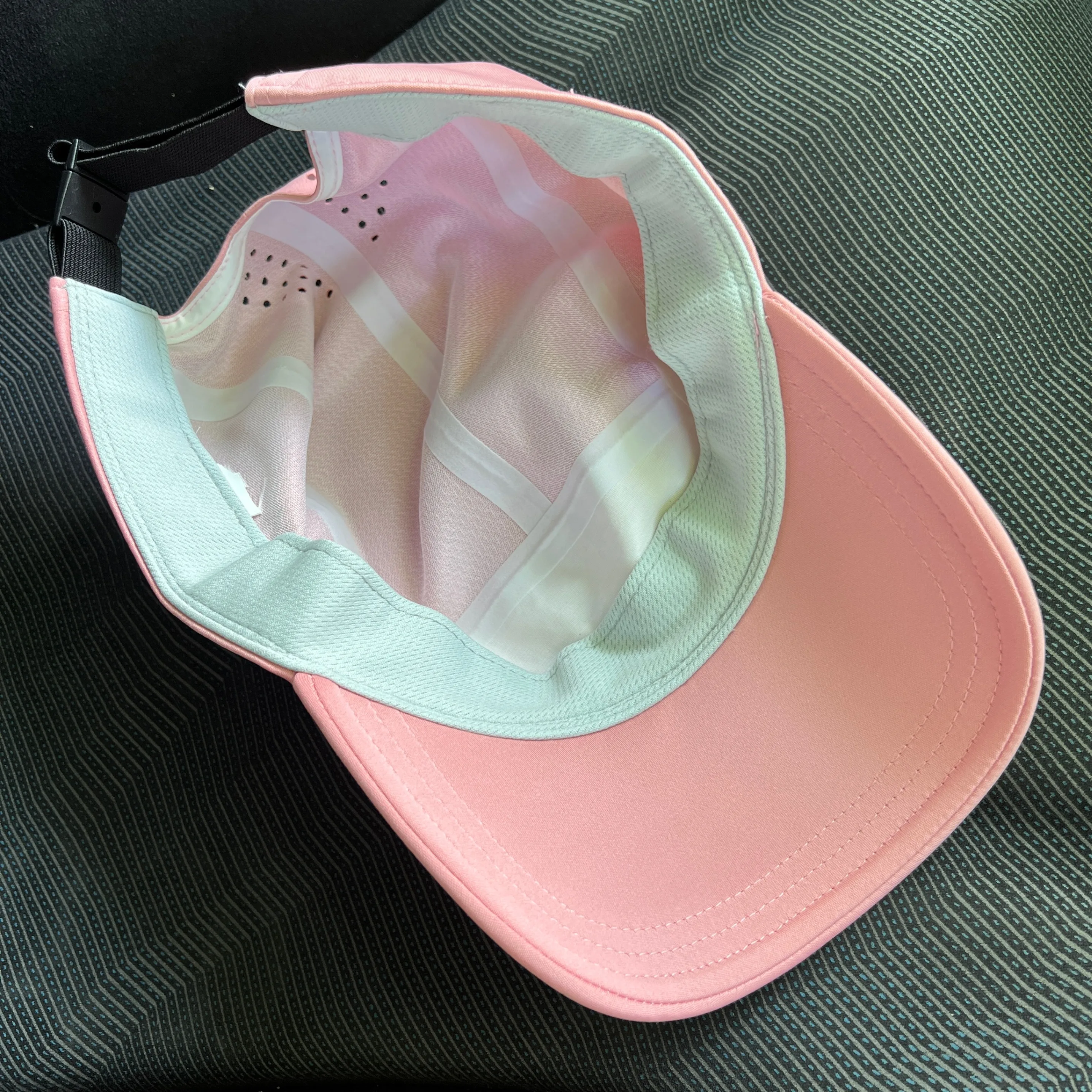 Peak Performance Pink Golf Tech Player Cap Hat image indicator(3)