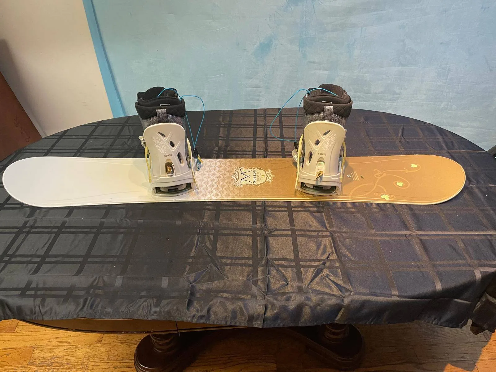 Morrow Mantra Snowboard+Bindings + Vans Size 7 Shoes – $100 image indicator(8)