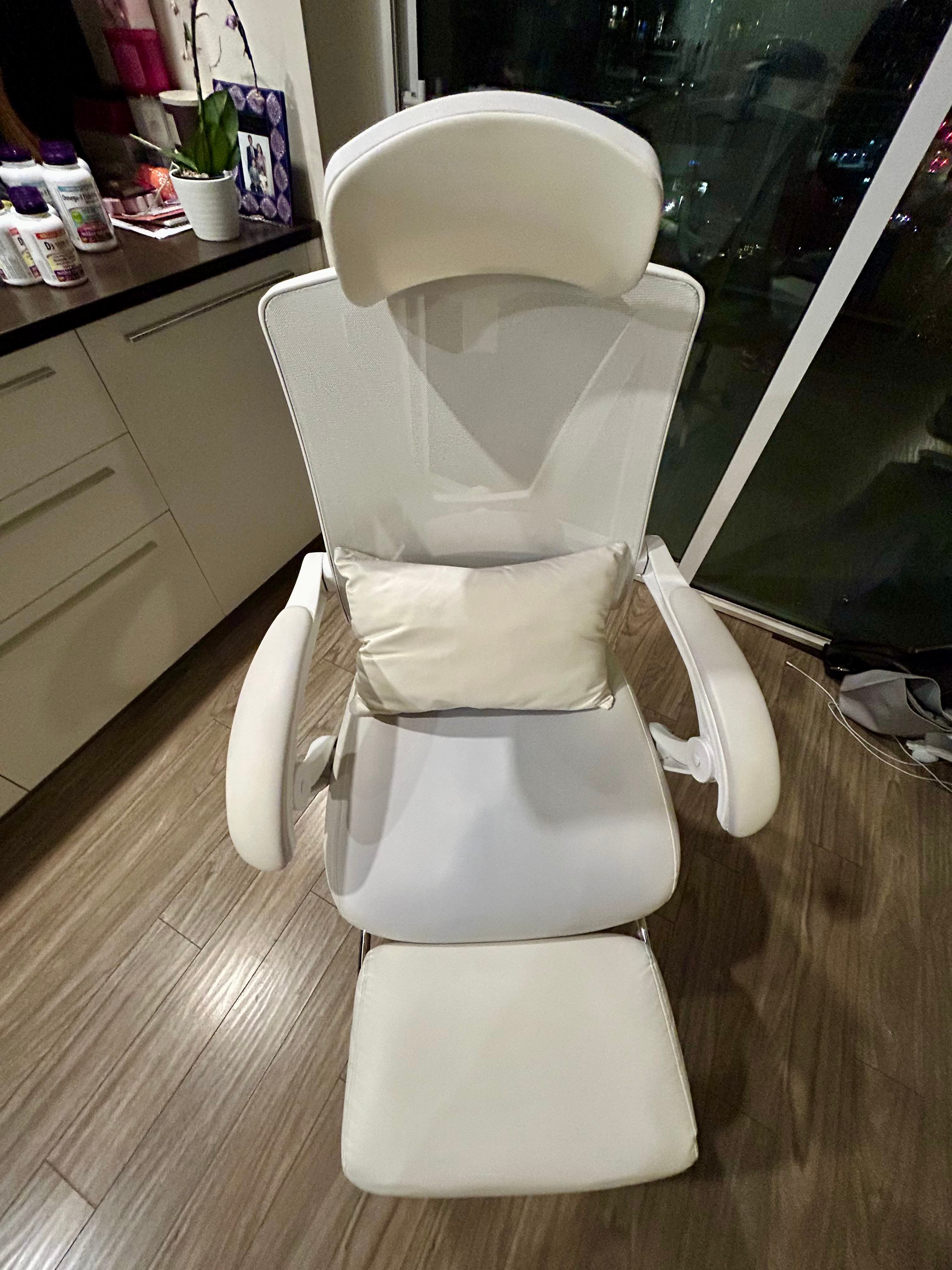 MOVE-OUT SALE - Misolant Ergonomic Chair with Footrest - photo 2