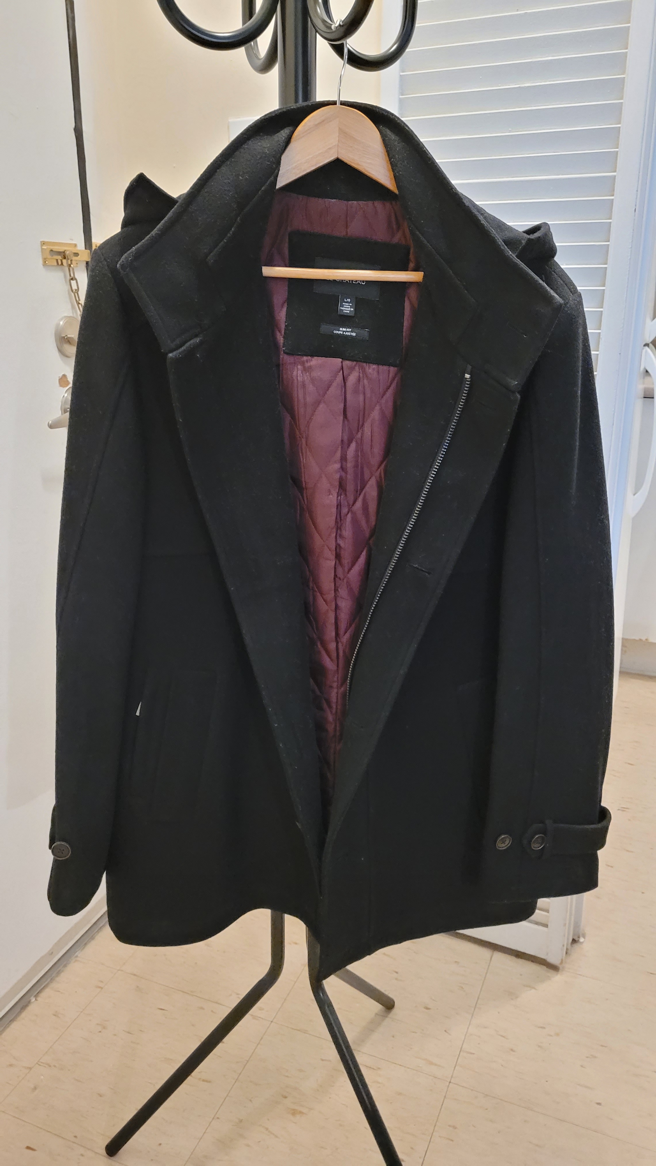 Le Chateau Winter Coat with hoodie size L black - photo 2