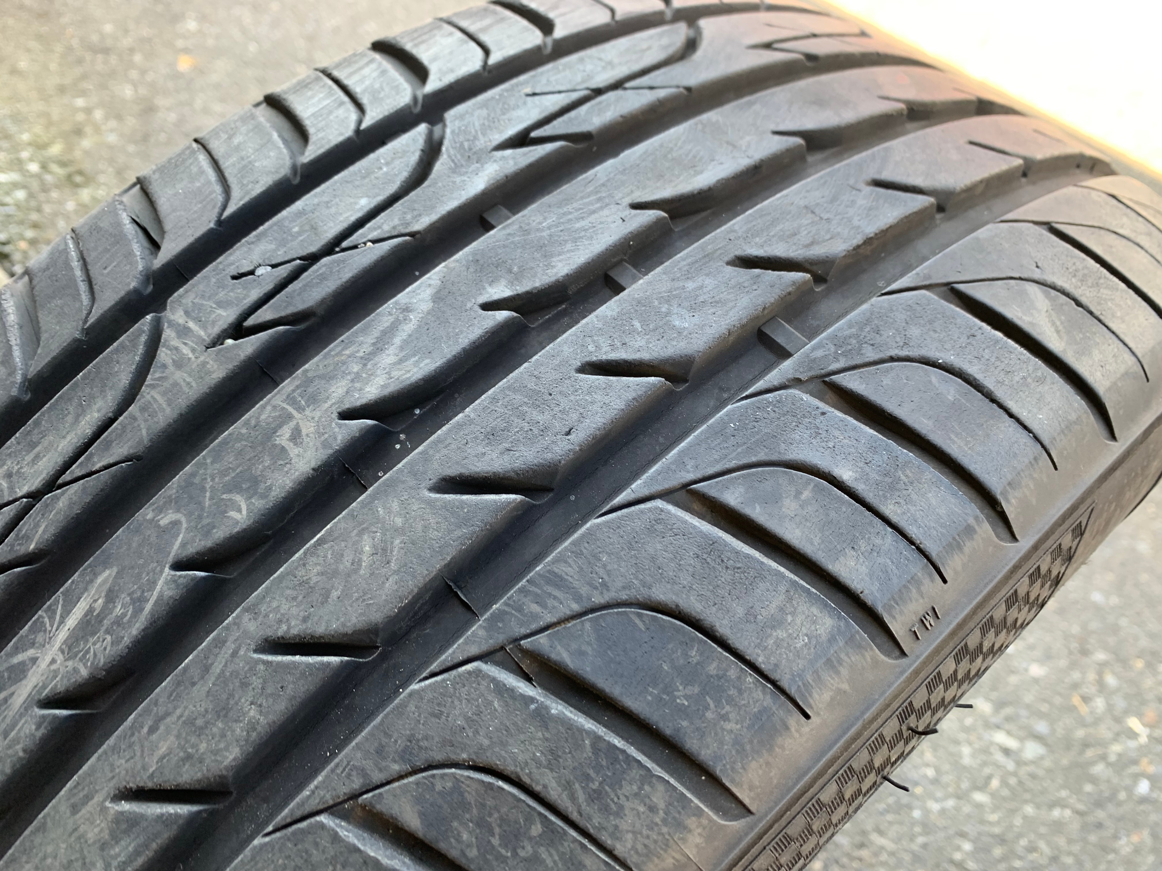 1 X single 225/45/18 95W M+S Three A P606 with 80% tread - photo 4