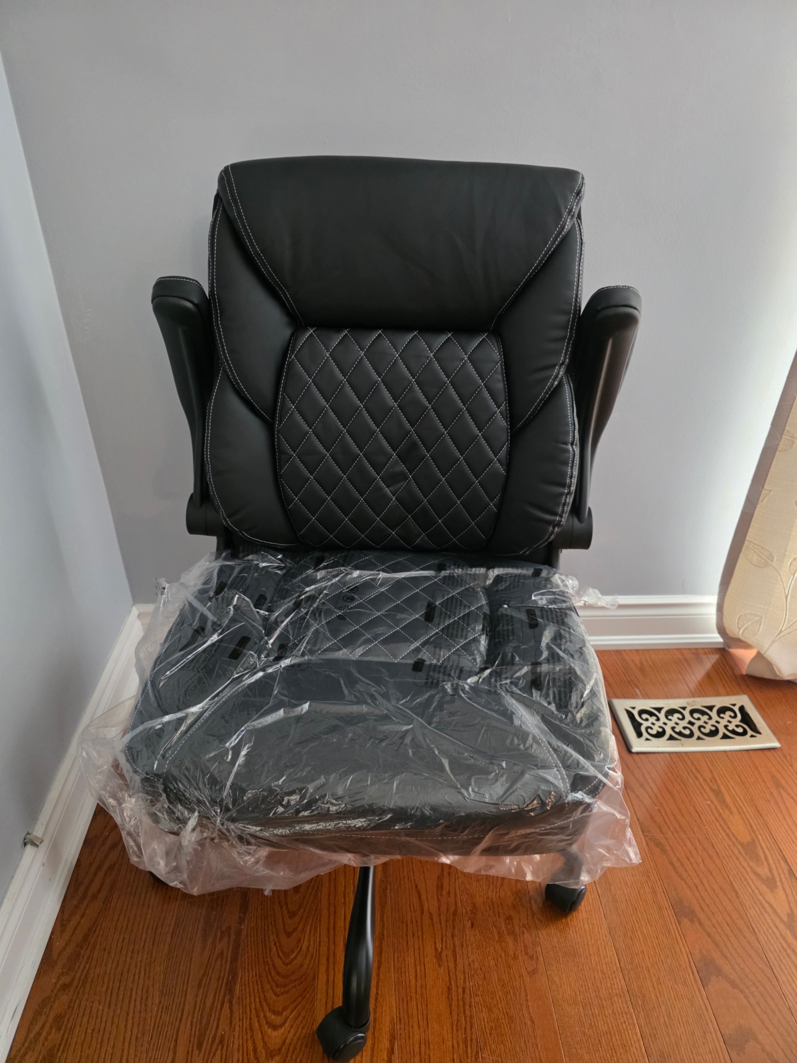 NEW BestEra Executive Leather Chair, Ergonomic - photo 2