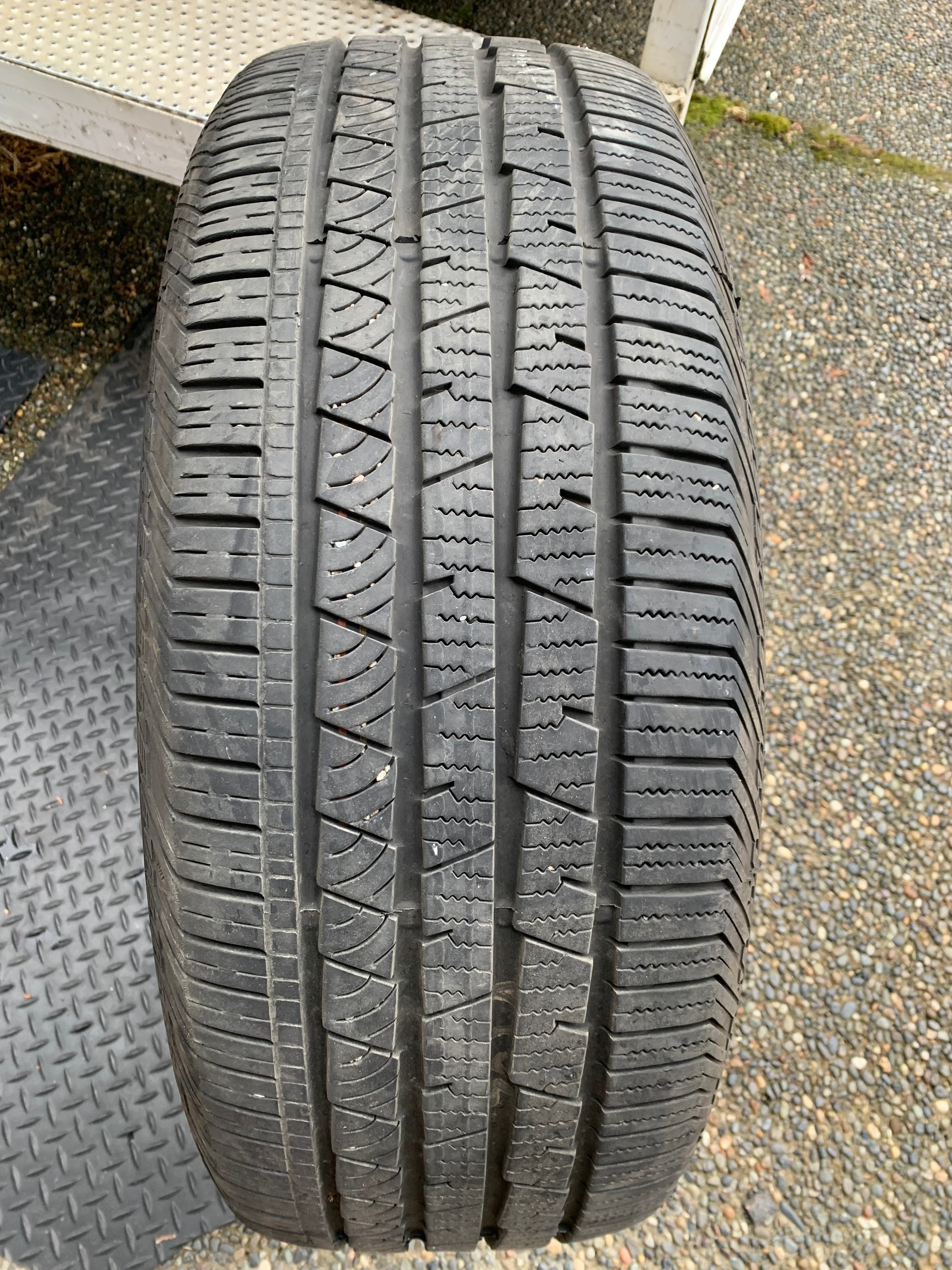 1 x single 245/60/18 Continental cross contact LX Sport with 75%