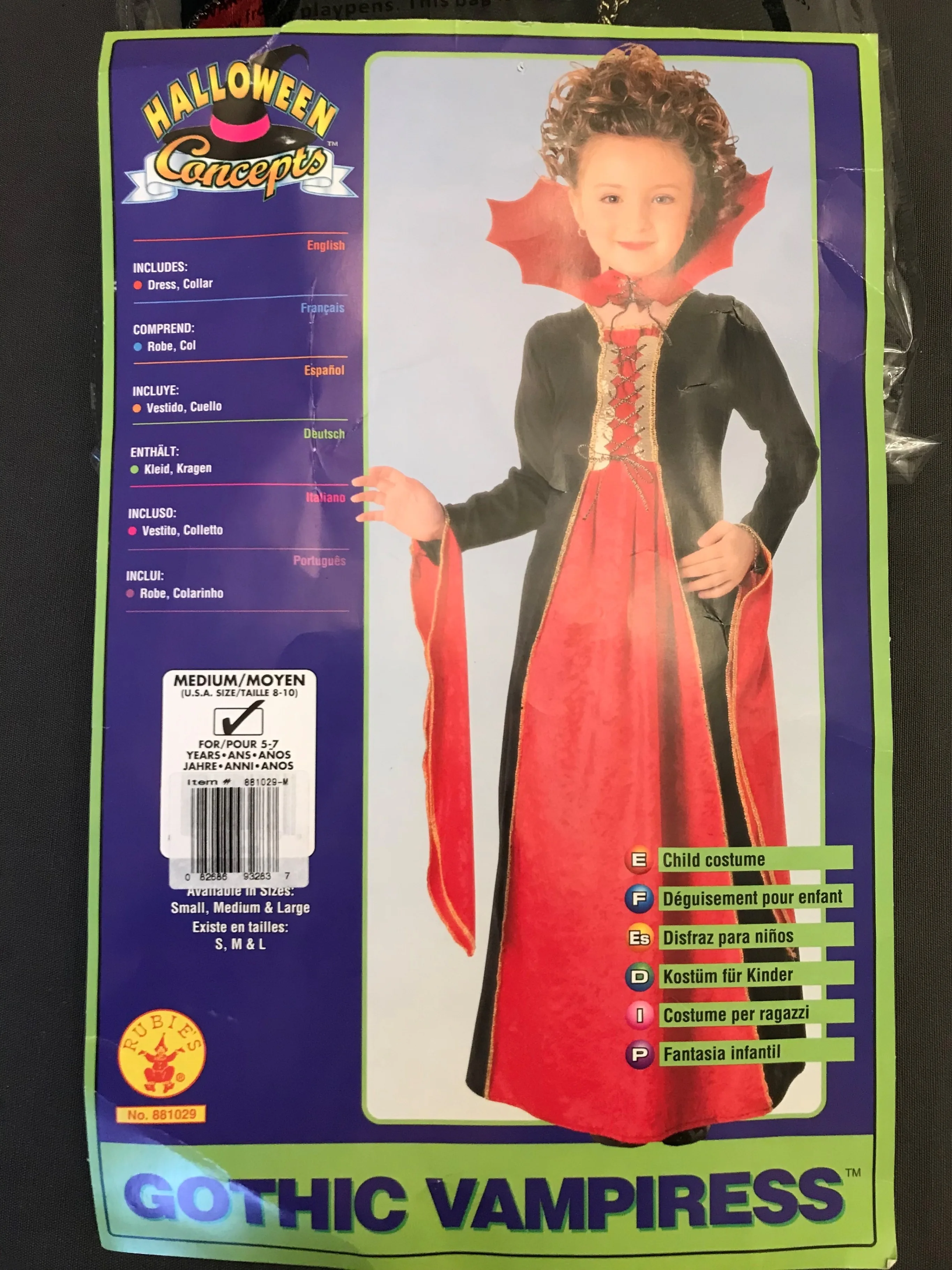 "Gothic Vampiress" Kid's Halloween Costume image indicator(2)
