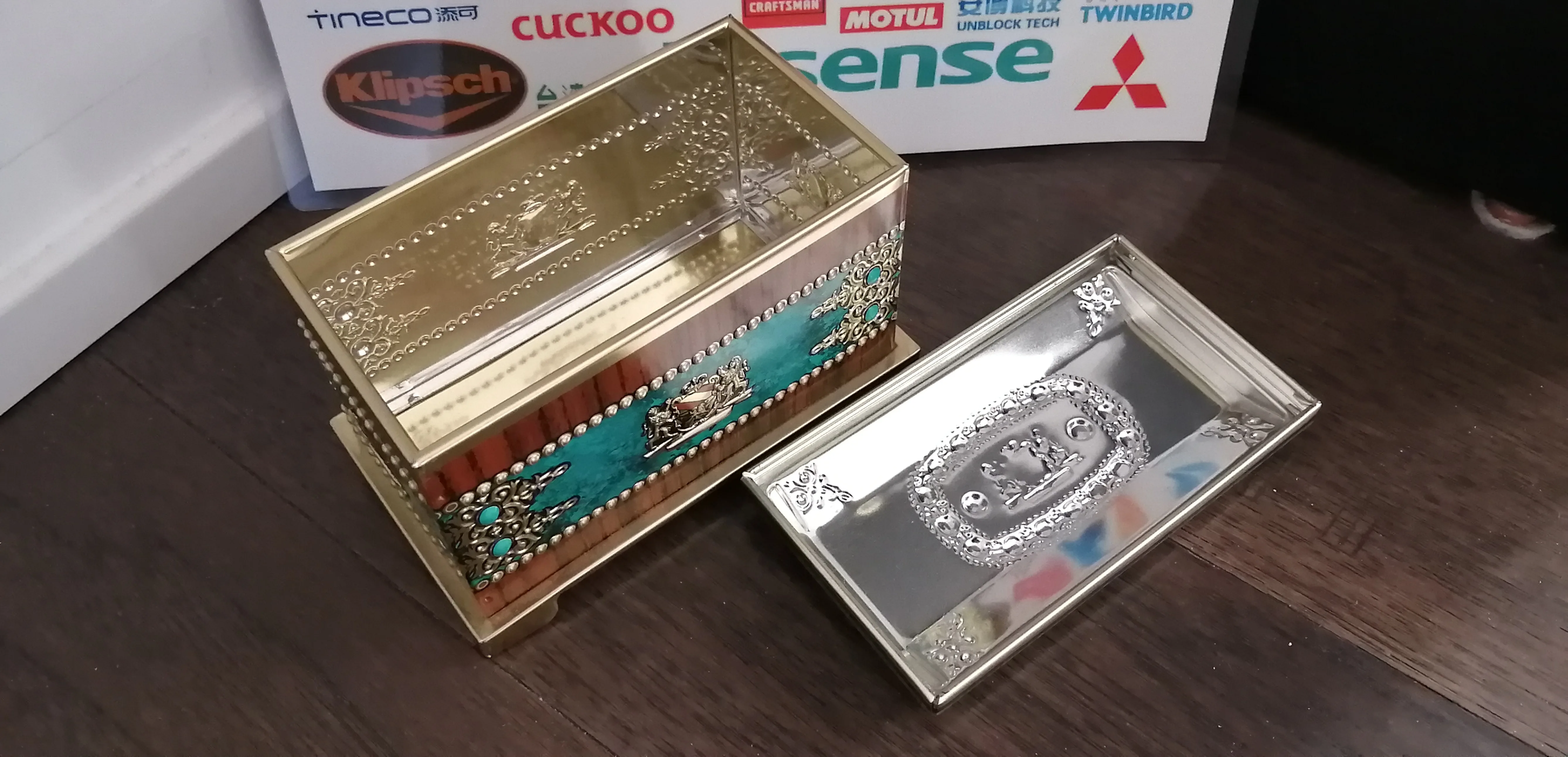 Blue Bird Confectionery Harry Vincent Limited Tin Hunnington image indicator(2)