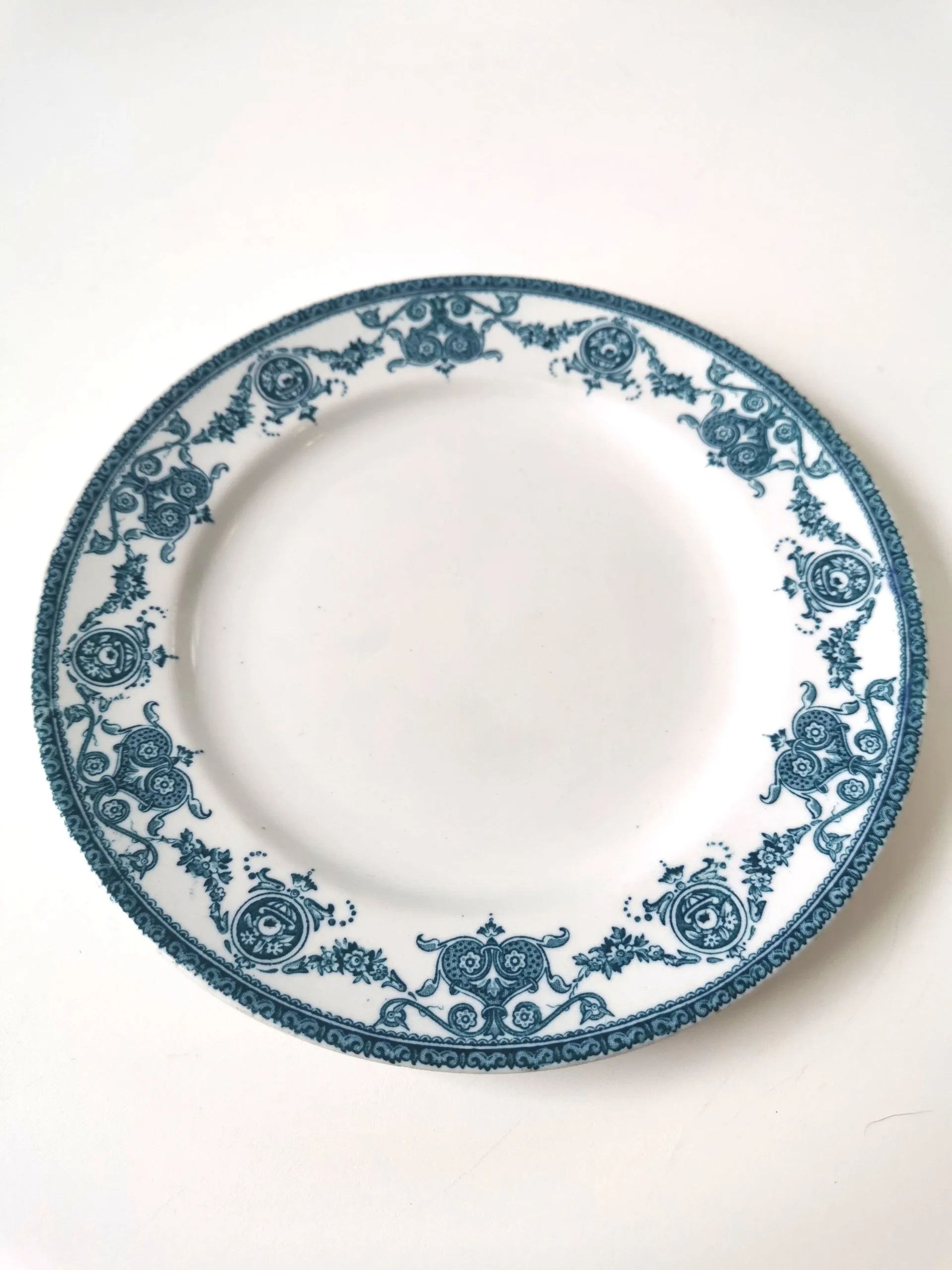 Collector Plates Four- Two Japanese, Two English Vintage image indicator(10)