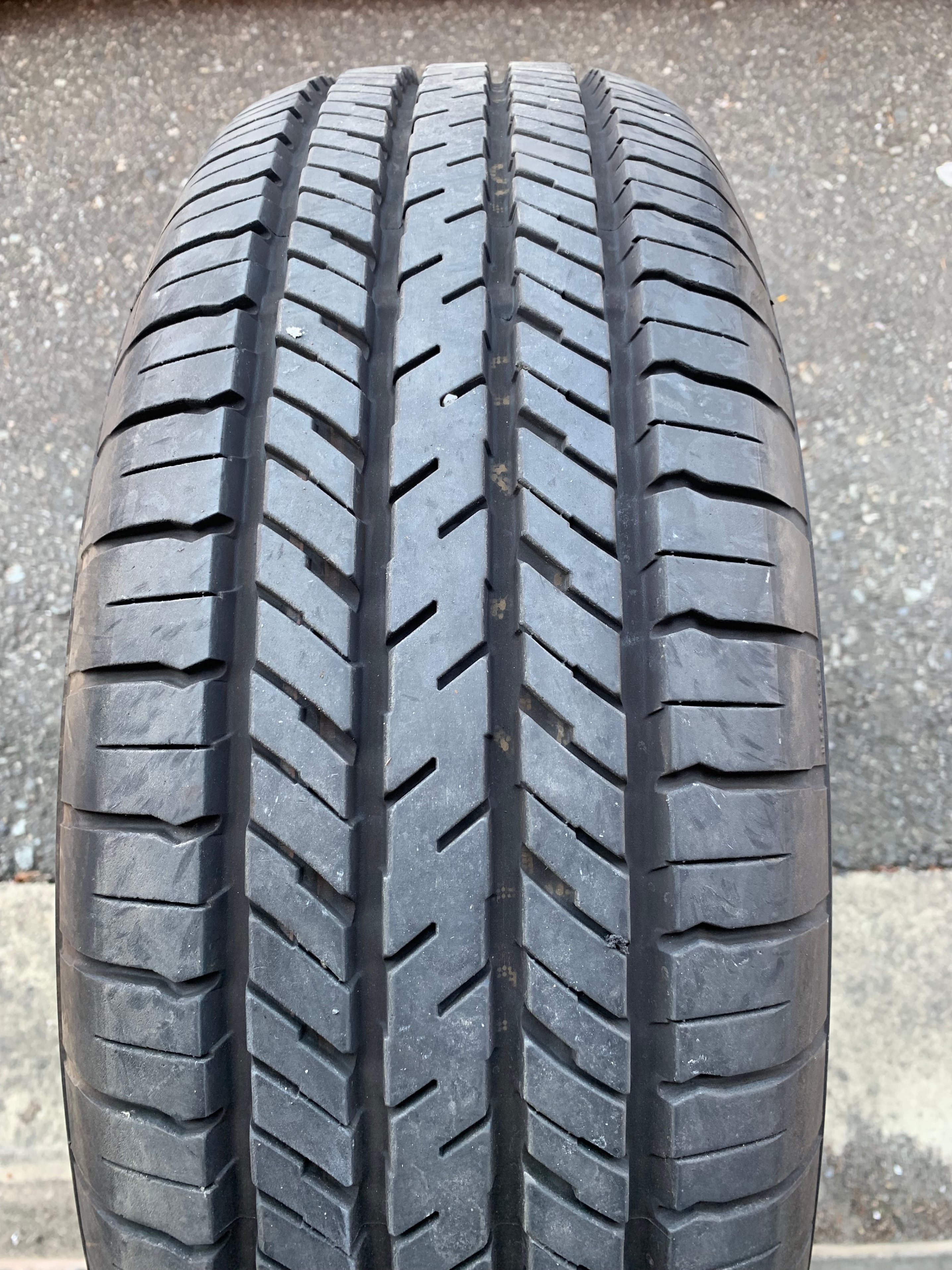 Pair of 225/60/17 Yokohama Geolandar G91F with over 95% tread