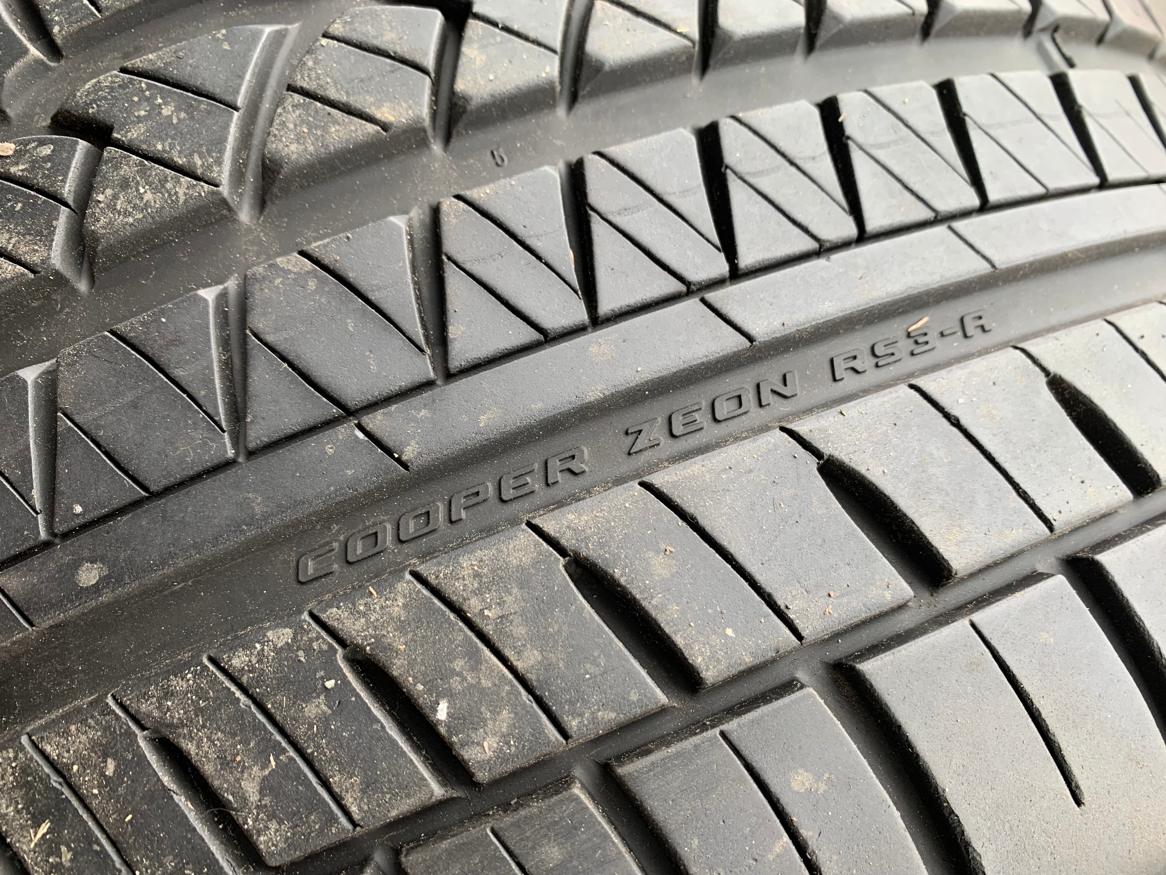 1 X single 255/35/19 M+S 96W Cooper zeon RS3-A with 80% tread - photo 2