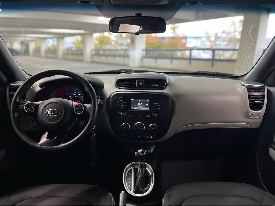 2016 Kia Soul image indicator(10)