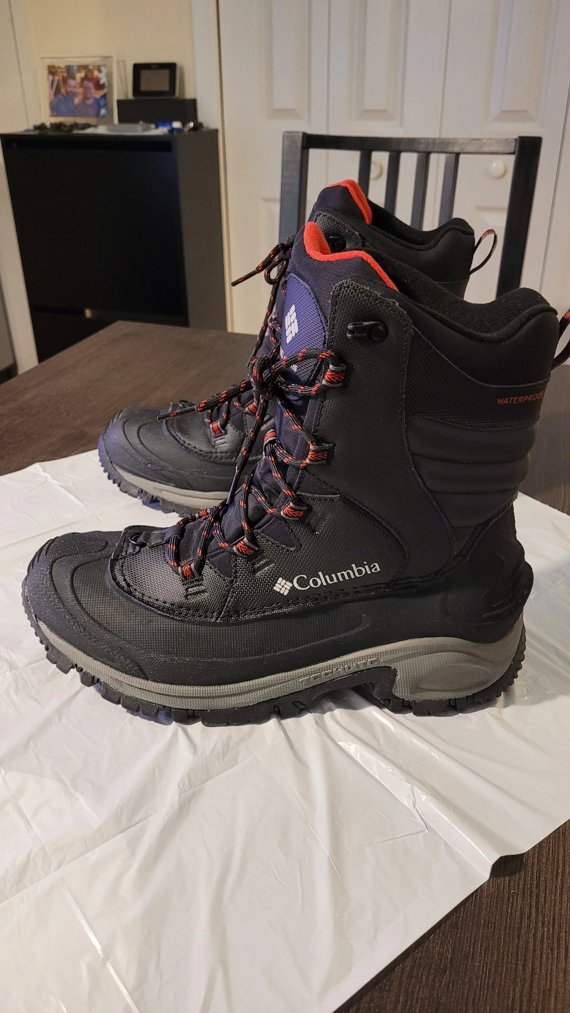 Columbia winter boots Bugaboot III gently used size 10 wide