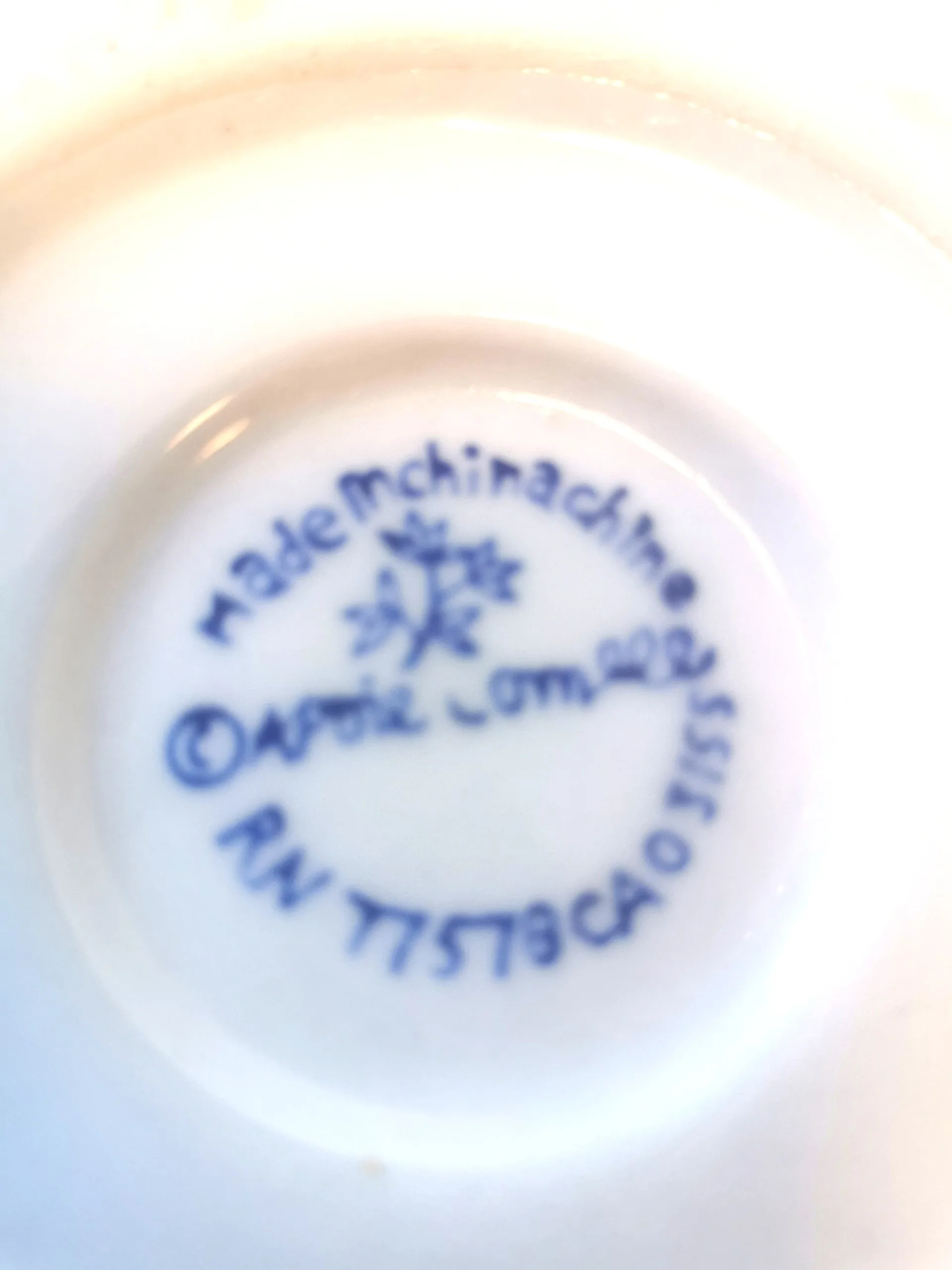 Apore Comell Strawberry Jar Vintage China Ceramic image indicator(8)