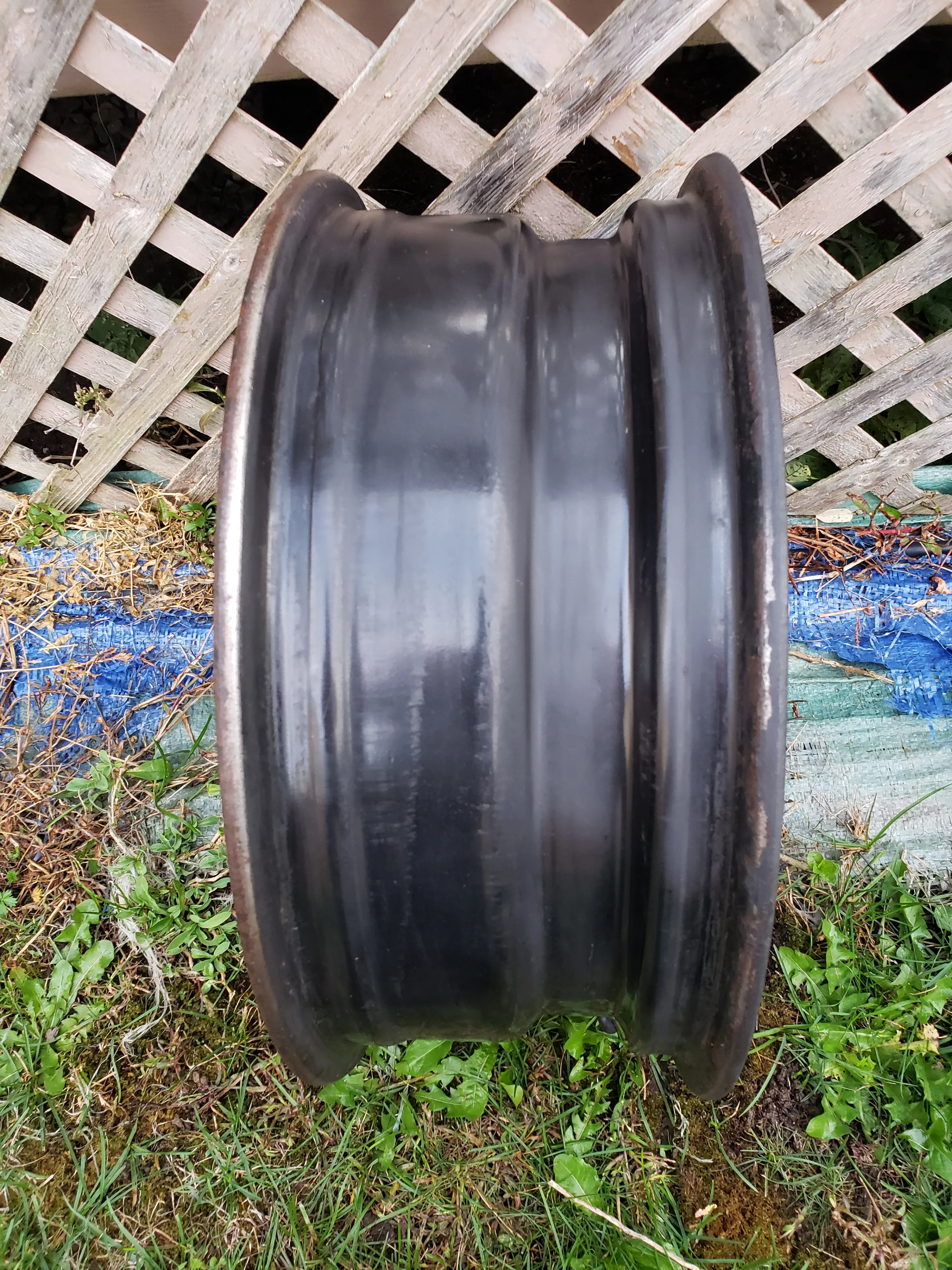 Set of Four 17 inch Steel Rims very nice shape image indicator(2)