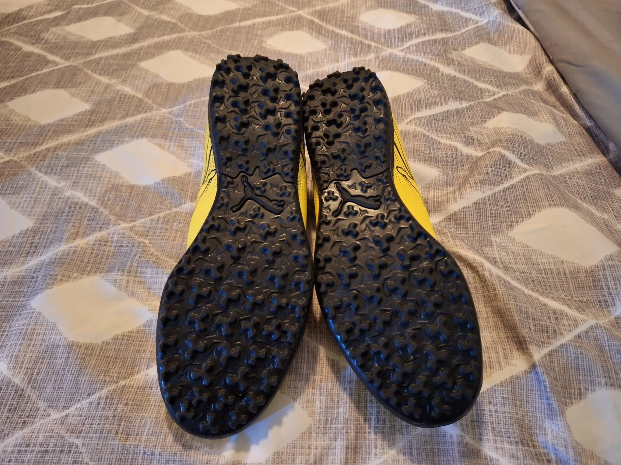 Yellow PUMA ATTACANTO image indicator(3)