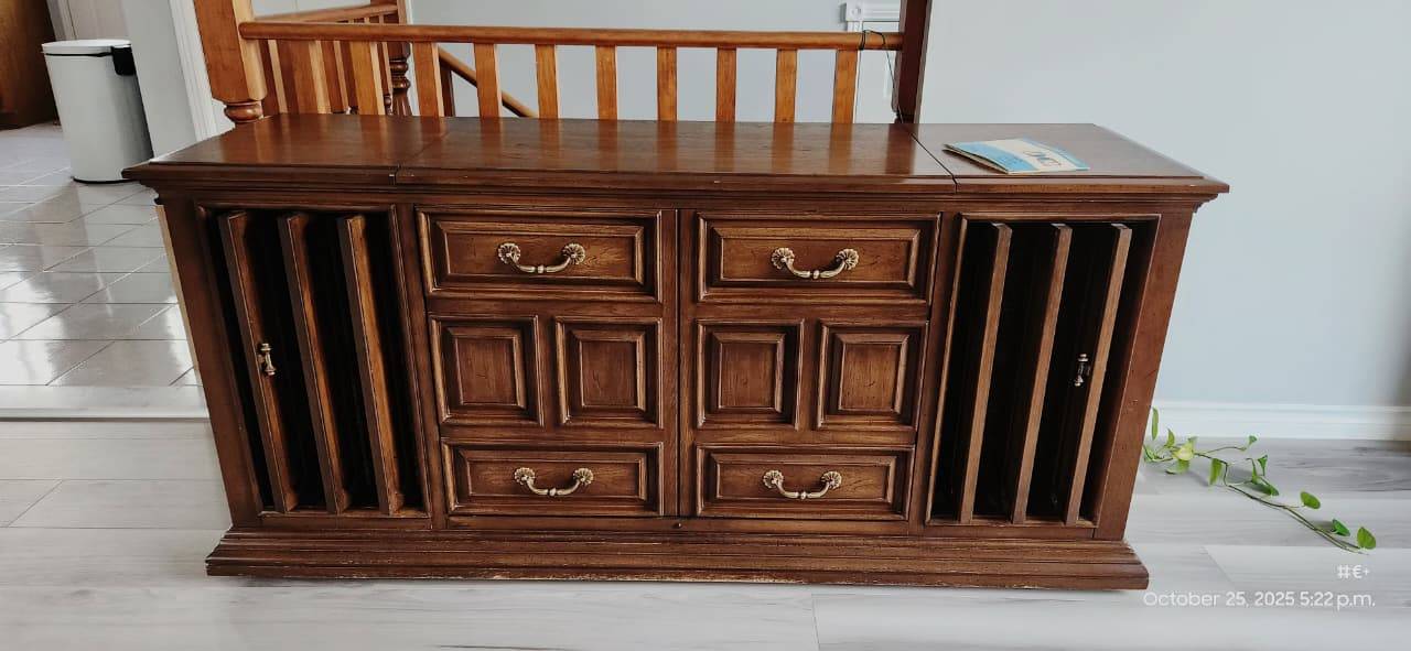 Vintage Zenith console AM FM radio 8 track & Record player