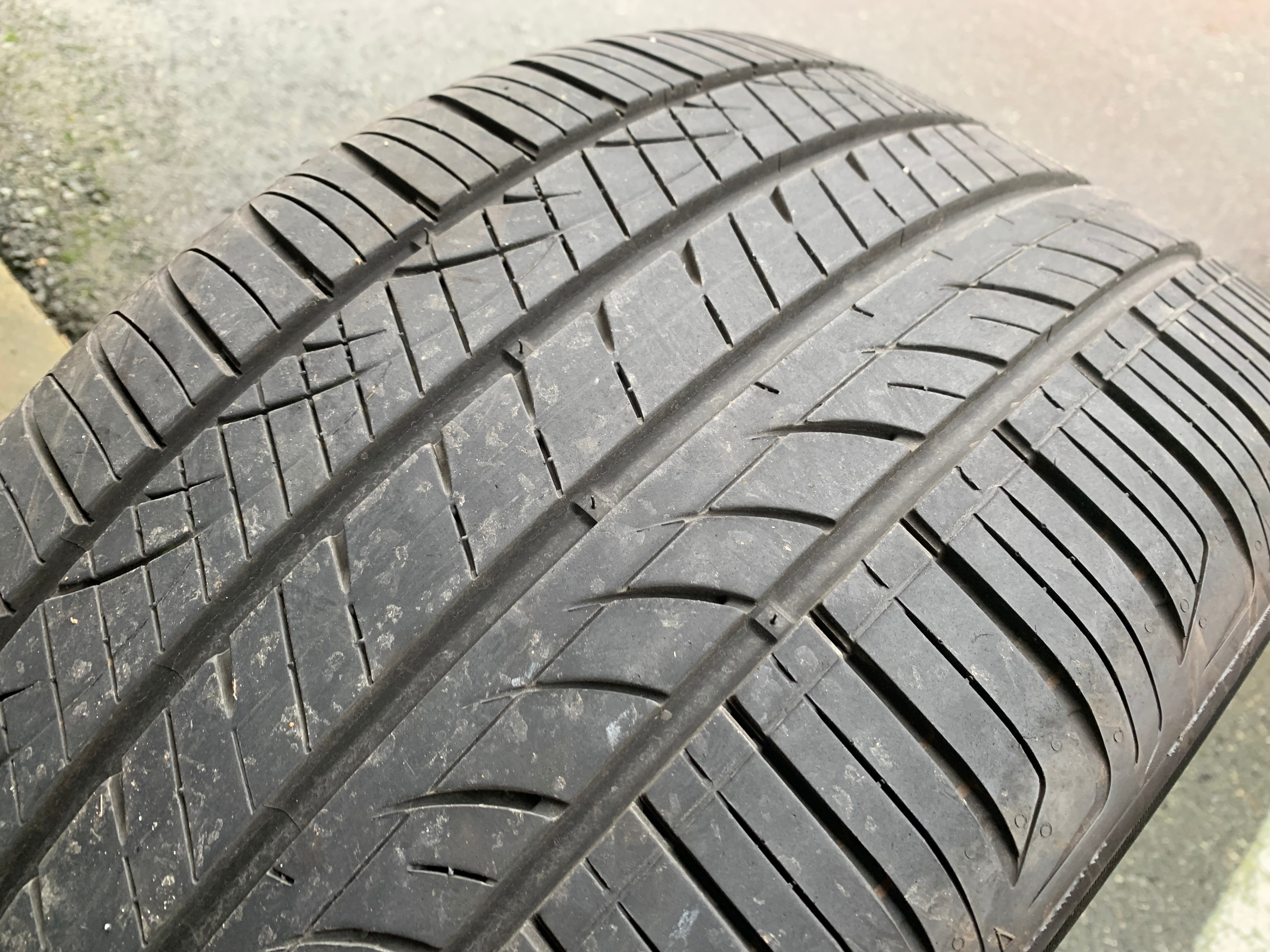1 x single 285/35/20 Hankook Ventus S1 Noble 2 RFT w 90% tread - photo 4