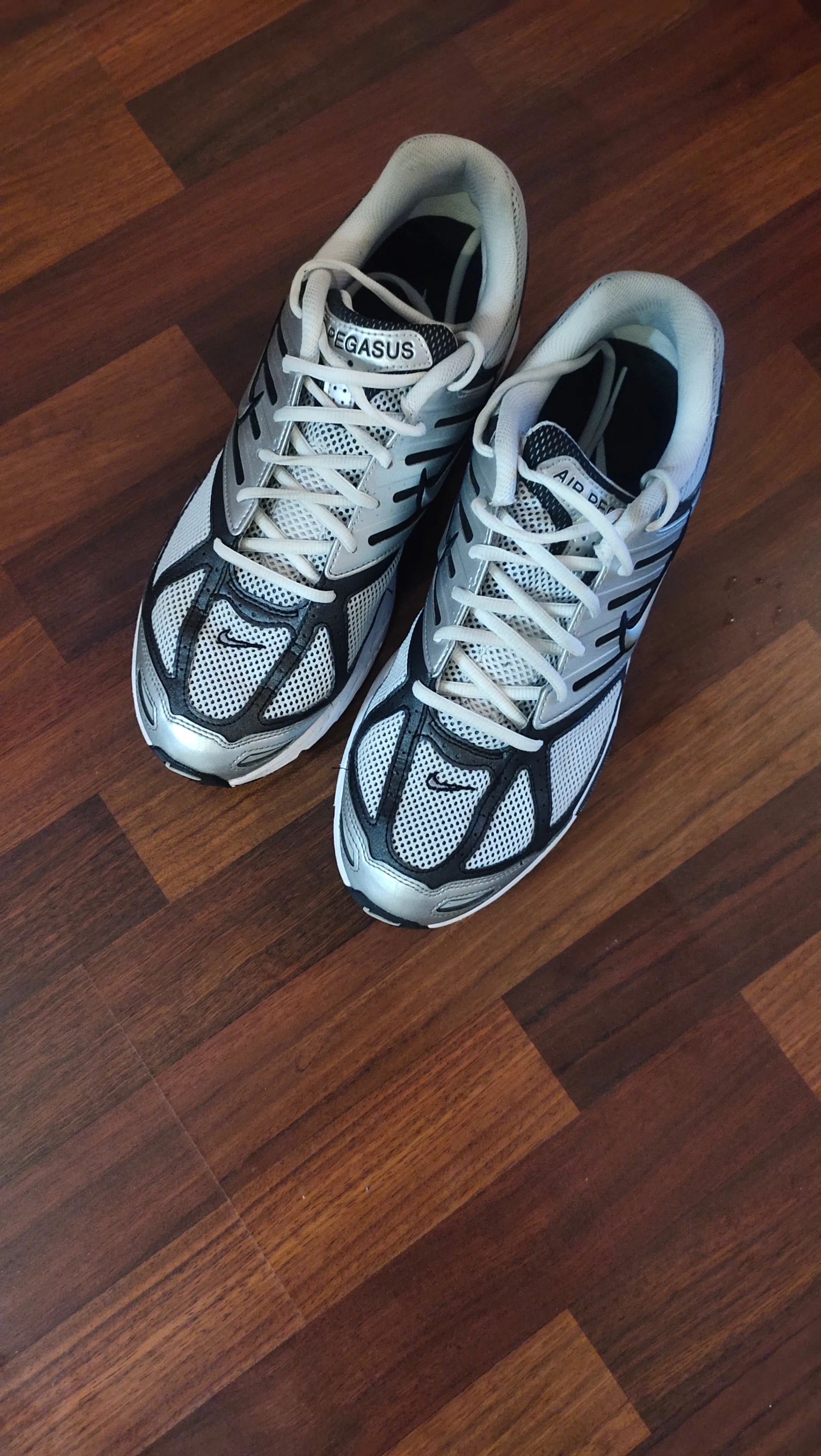 LIKE - NEW NIKE AIR MAX PEGASUS, Silver/White/Black, Fashion and image indicator(2)