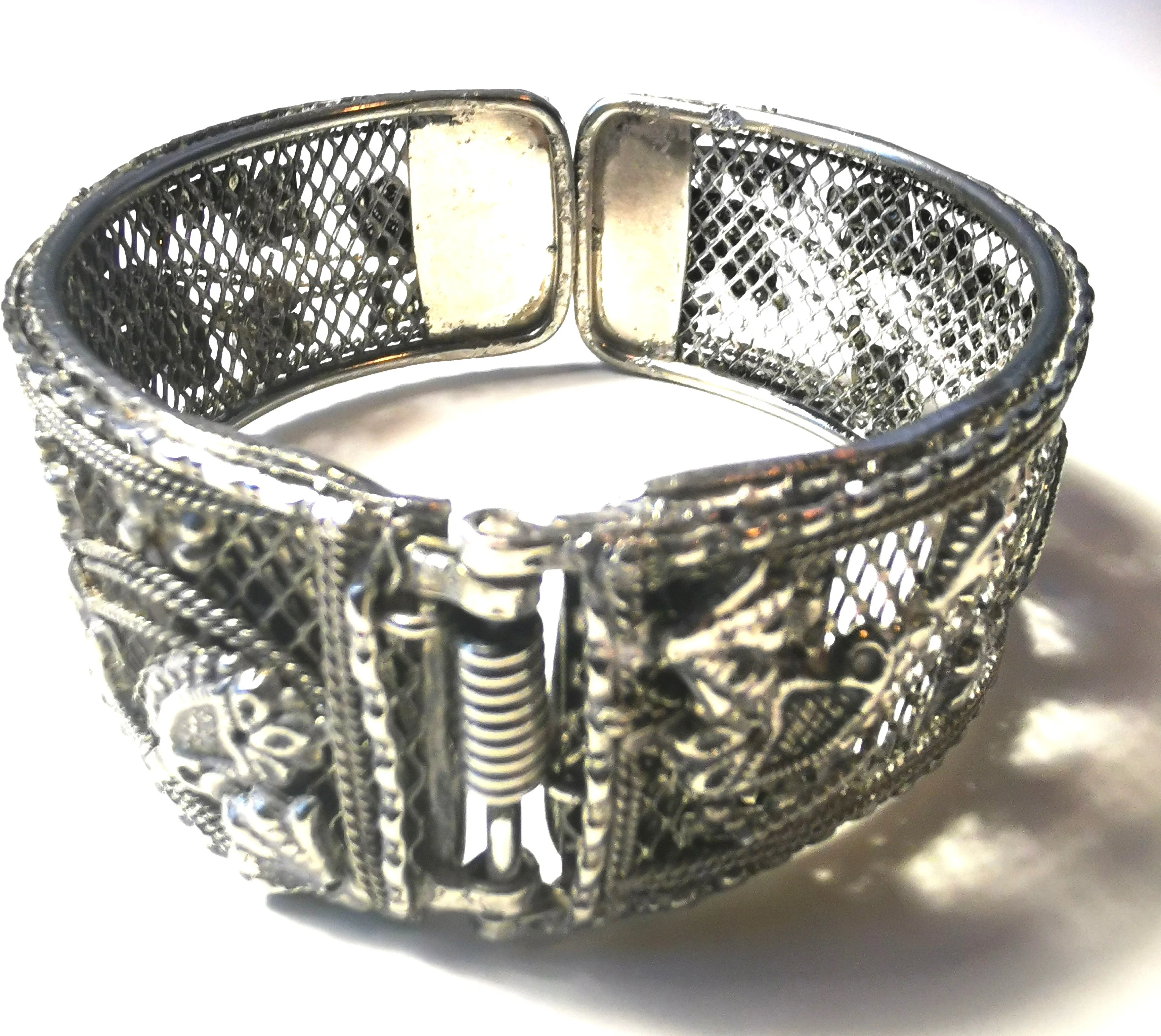 Asian Dragon Cuff Bracelet Vintage Intricate - Silver Tone Mesh image indicator(7)