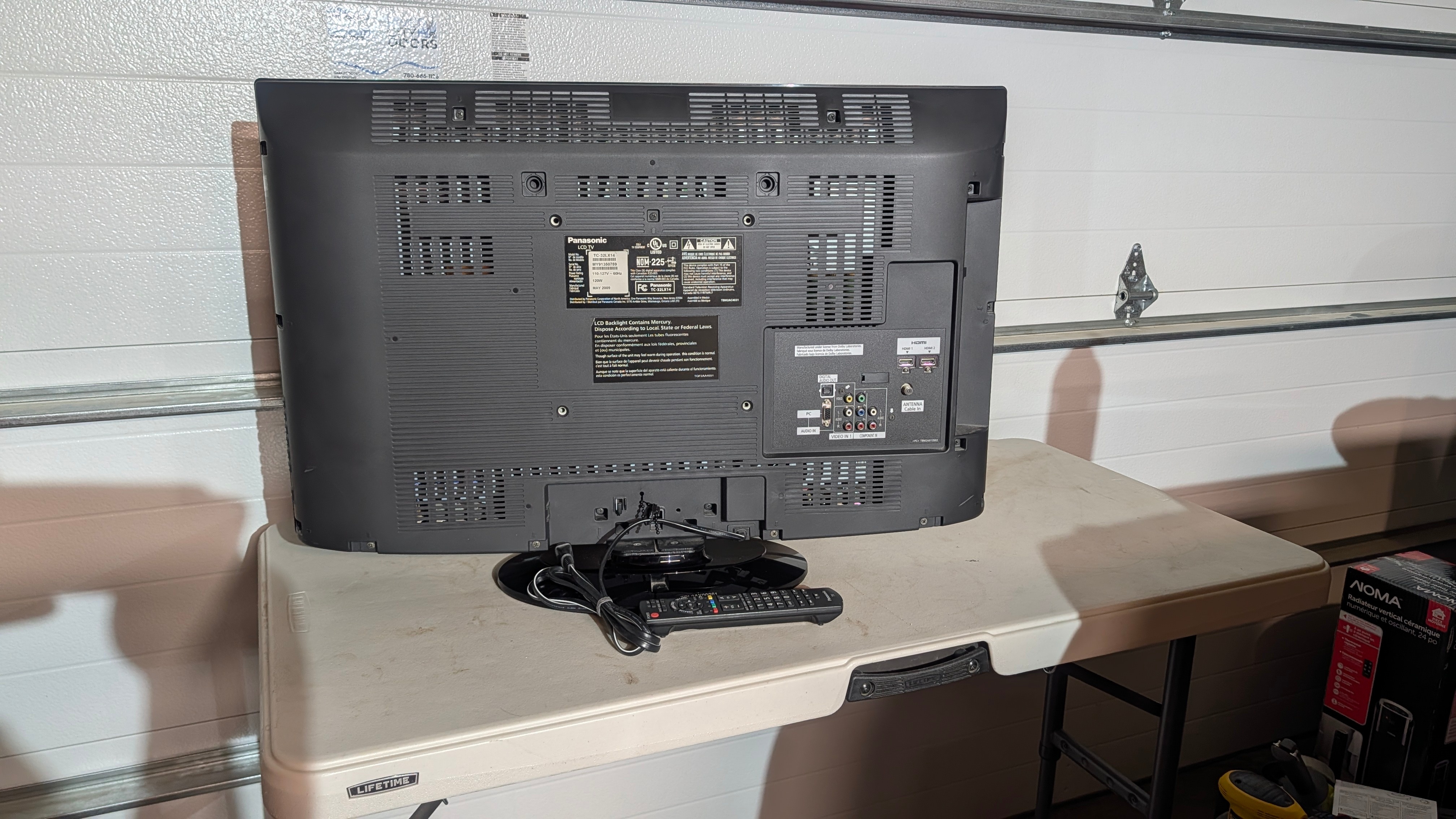 Panasonic 32" VIERA TC-32LX14 LCD TV 720P - photo 2