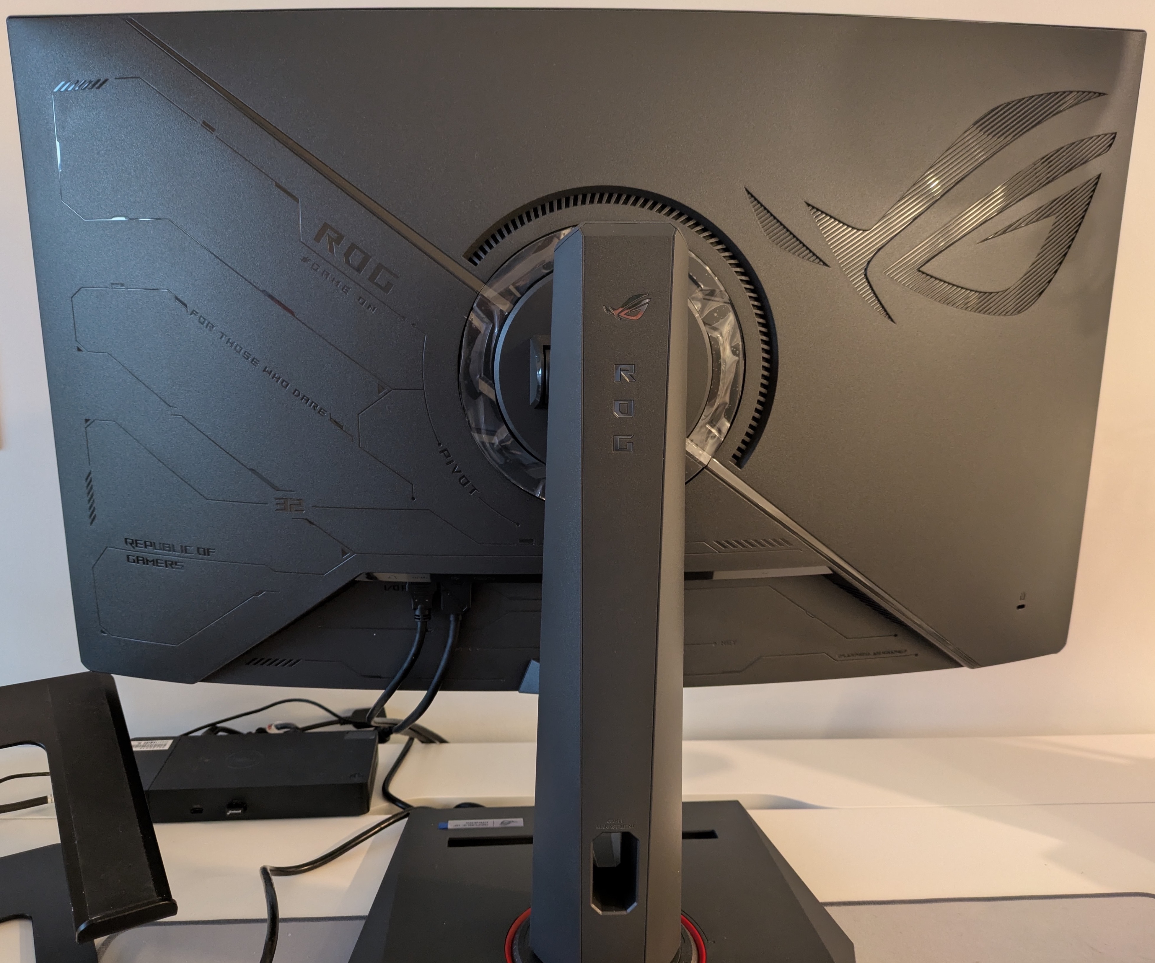 32 inch Asus Rog Strix Monitor - photo 3
