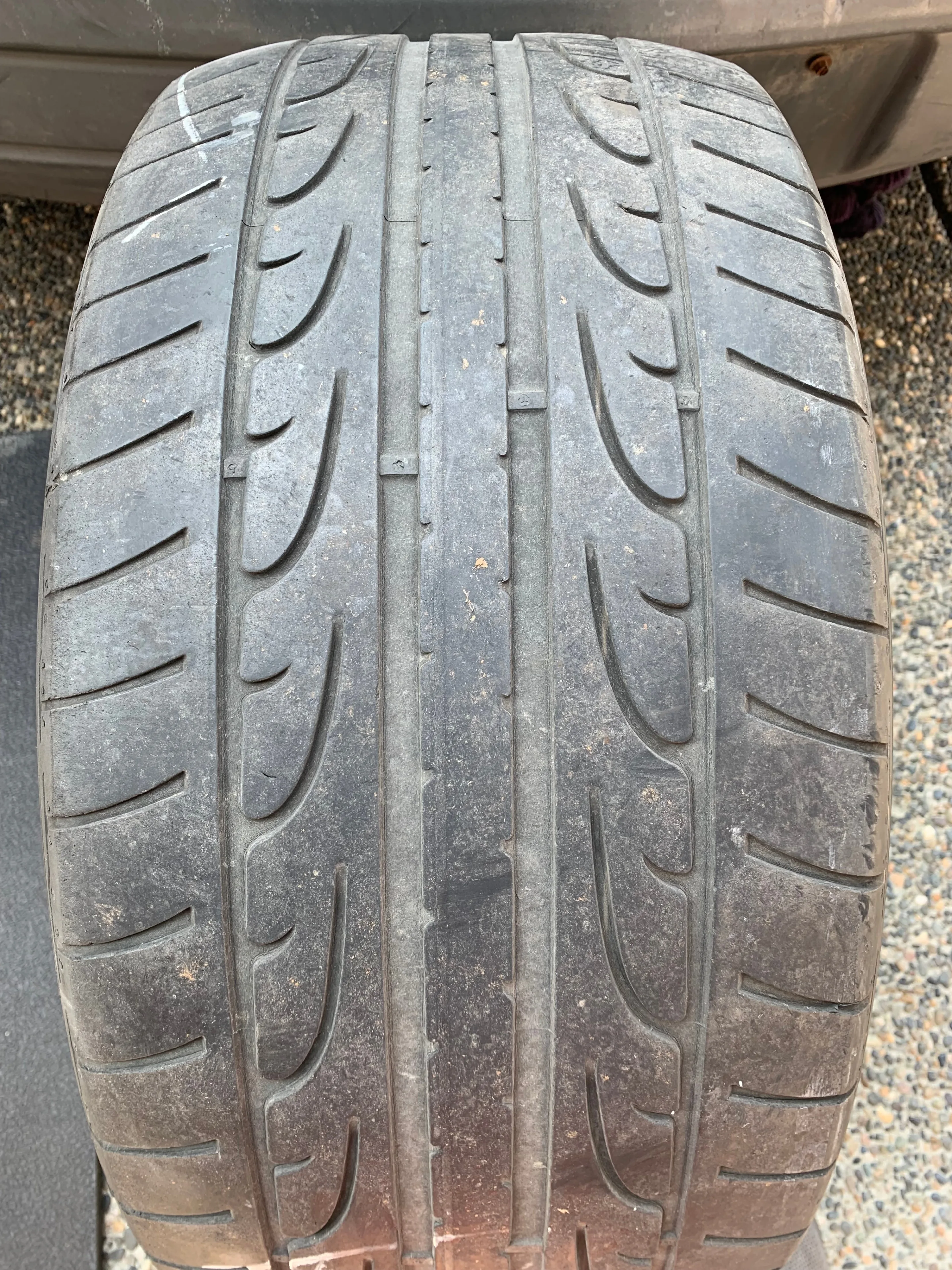 1 x single 285/35/21 Dunlop Sp Sport Maxx * RFT with 40% tread thumbnail