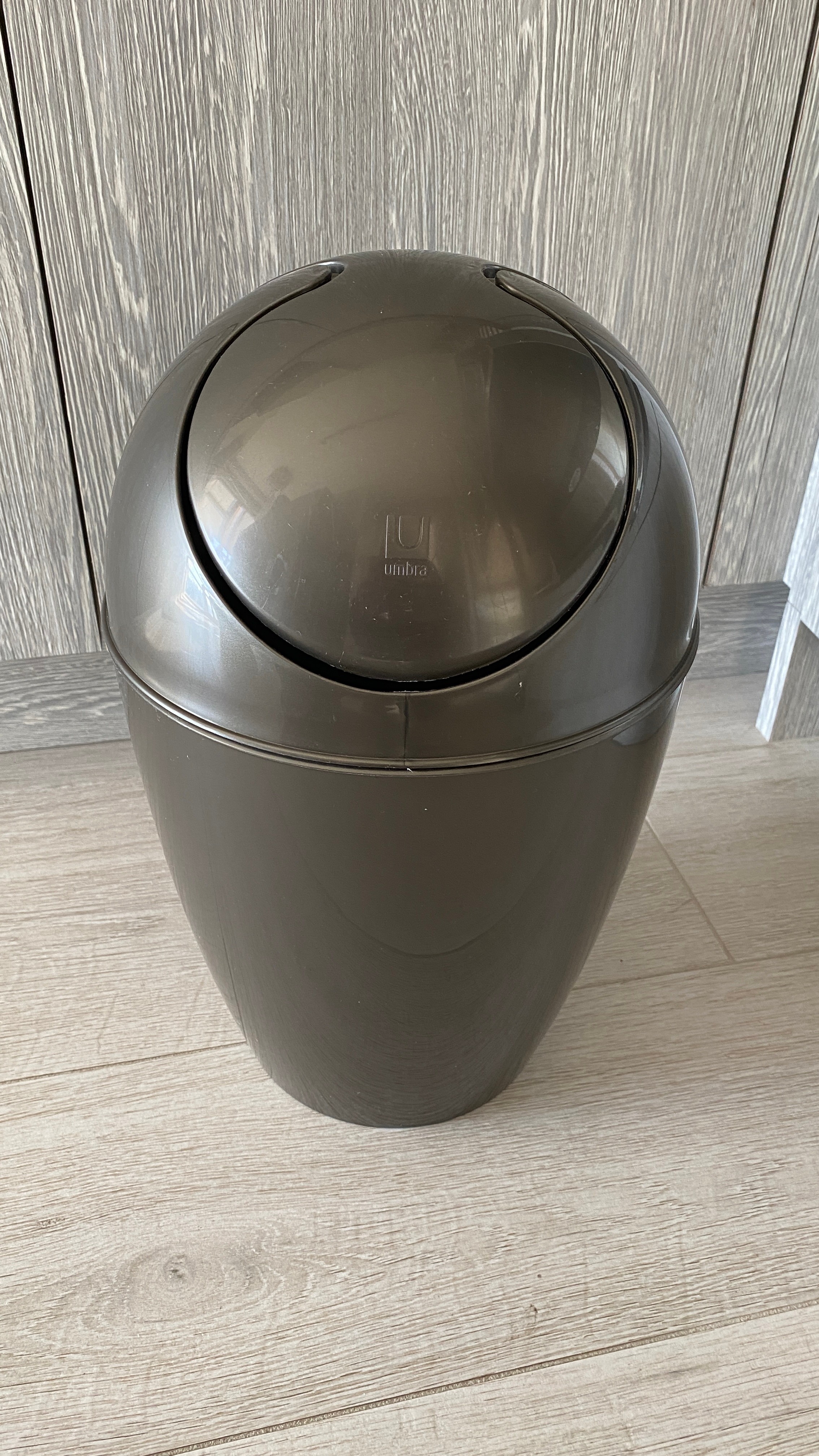 UMBRA 2.6 Gallon Small Trash Can with Removable Swing-Top Lid - photo 4